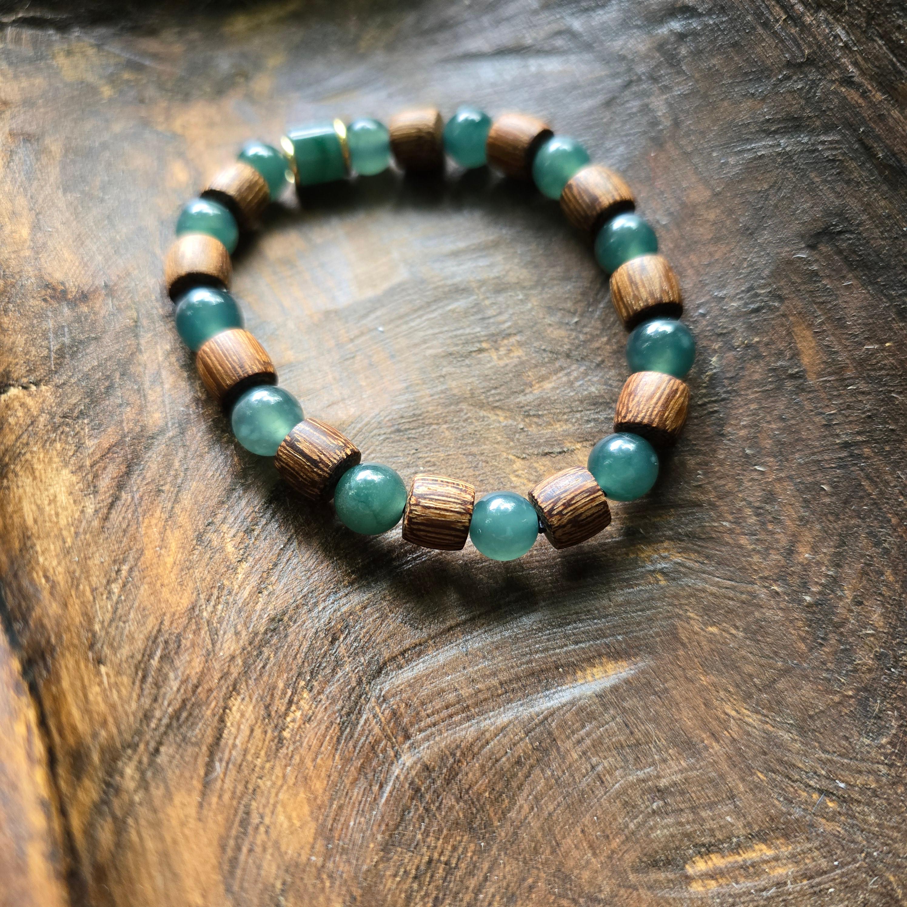 Jade Bracelet, Guatemalan Jadeite, Agarwood, & 18K Gold For Sale 1