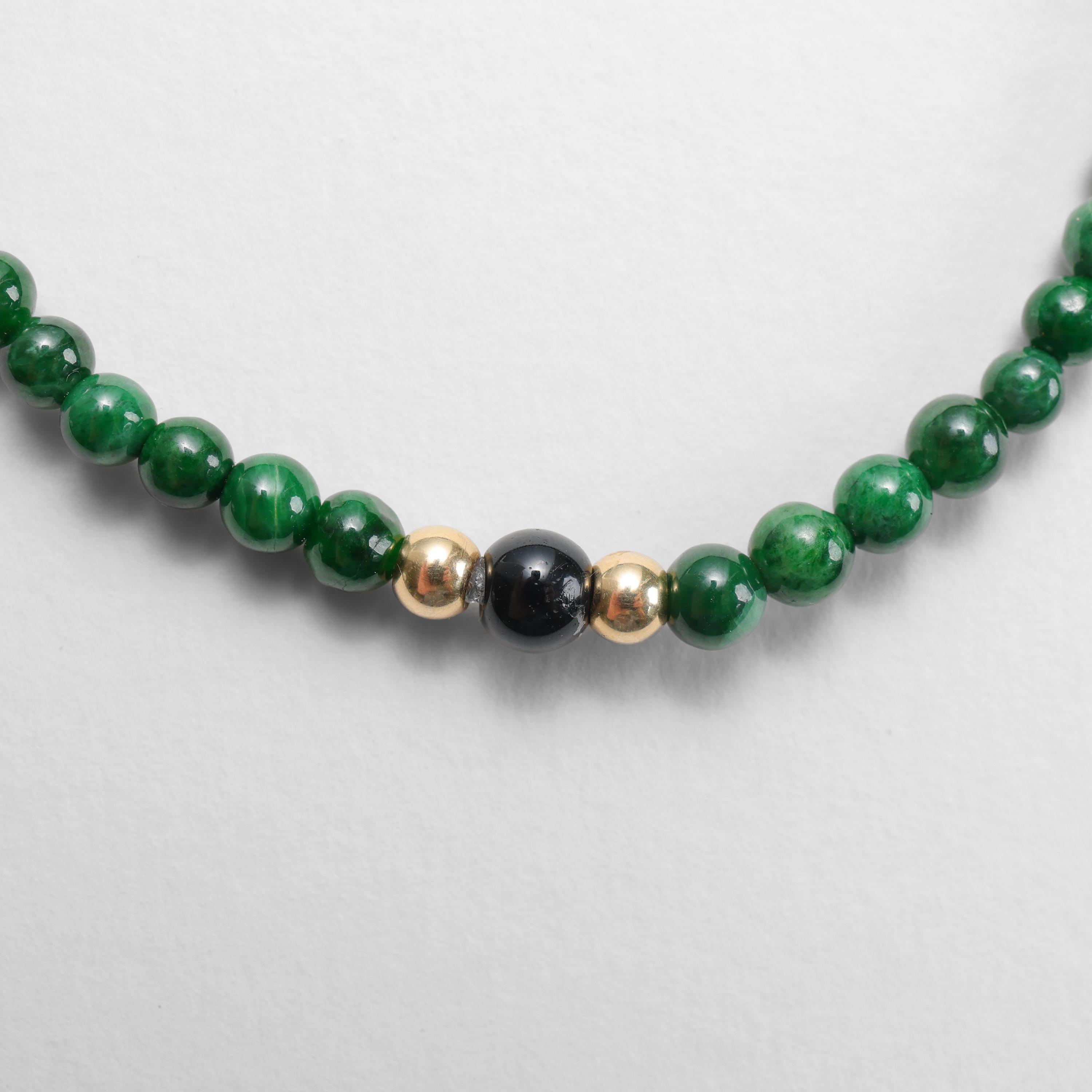 Jadeite Jade Bracelet Emerald Green, Stretch, Certified, 8 Inches In New Condition For Sale In Southbury, CT
