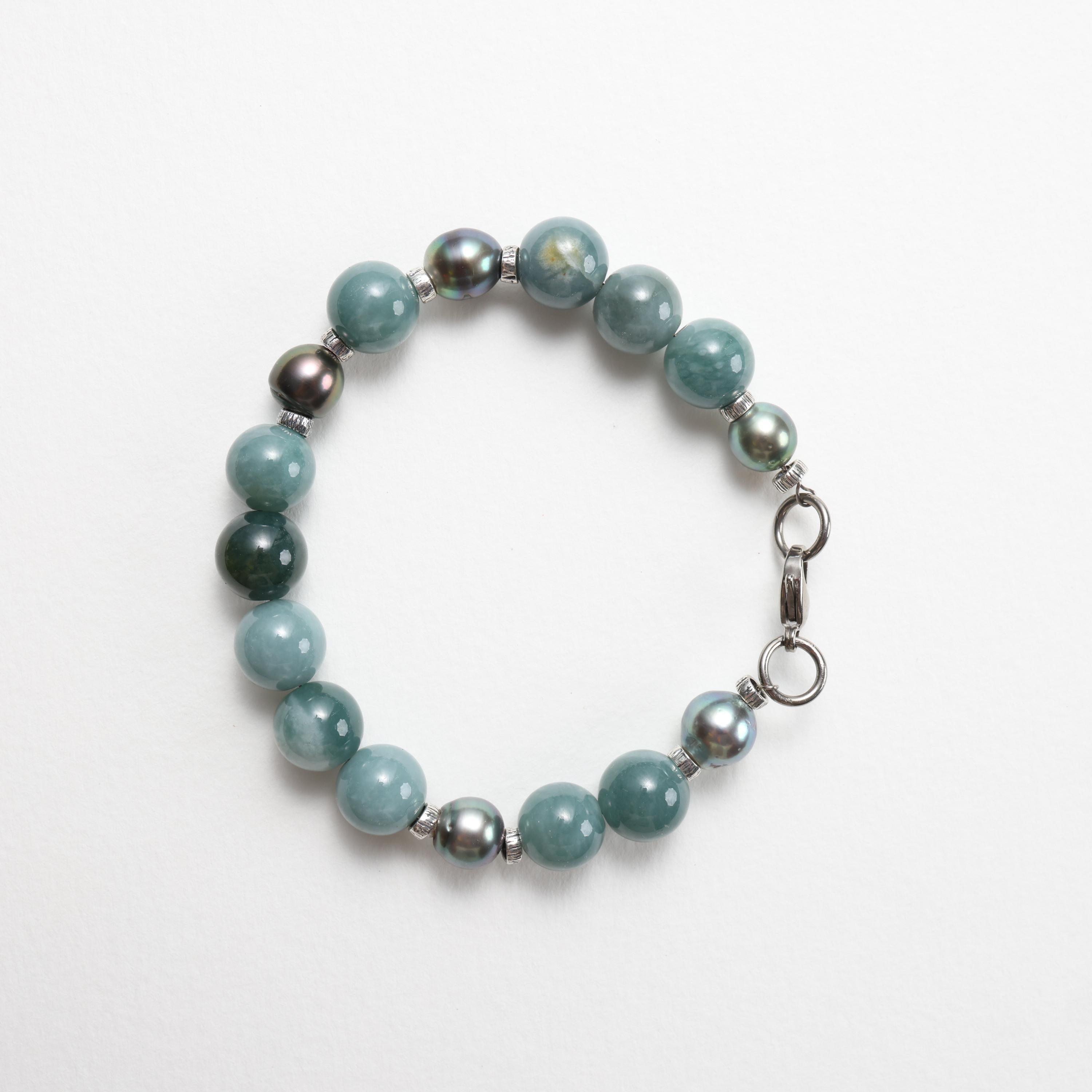 Perlina Bracciale di giada e perla di Tahiti, giadeite del Guatemala, filo e chiusura in titanio in vendita