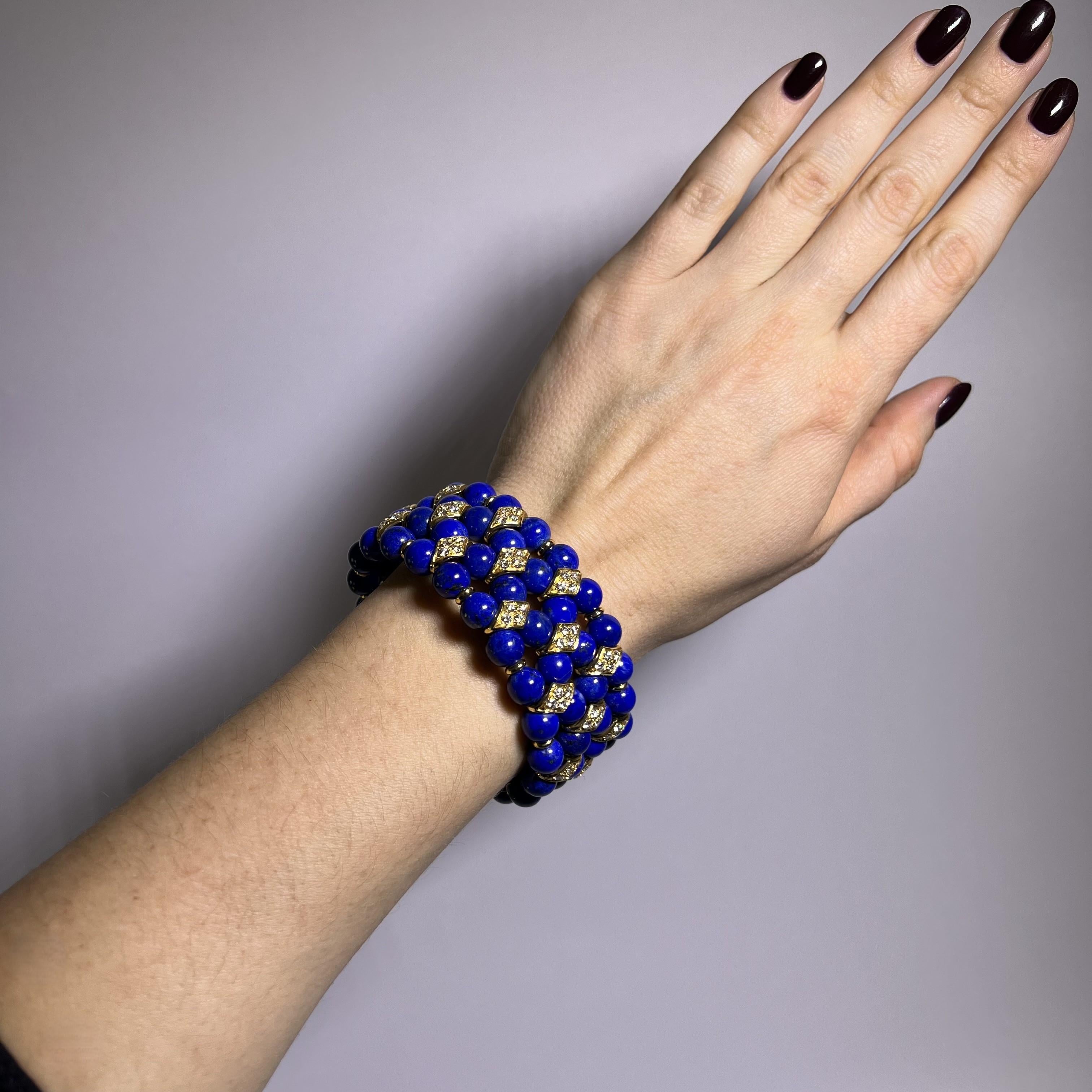 Beaded Bracelet with Lapis Lazuli and Diamonds in 18 Karat Yellow Gold For Sale 1