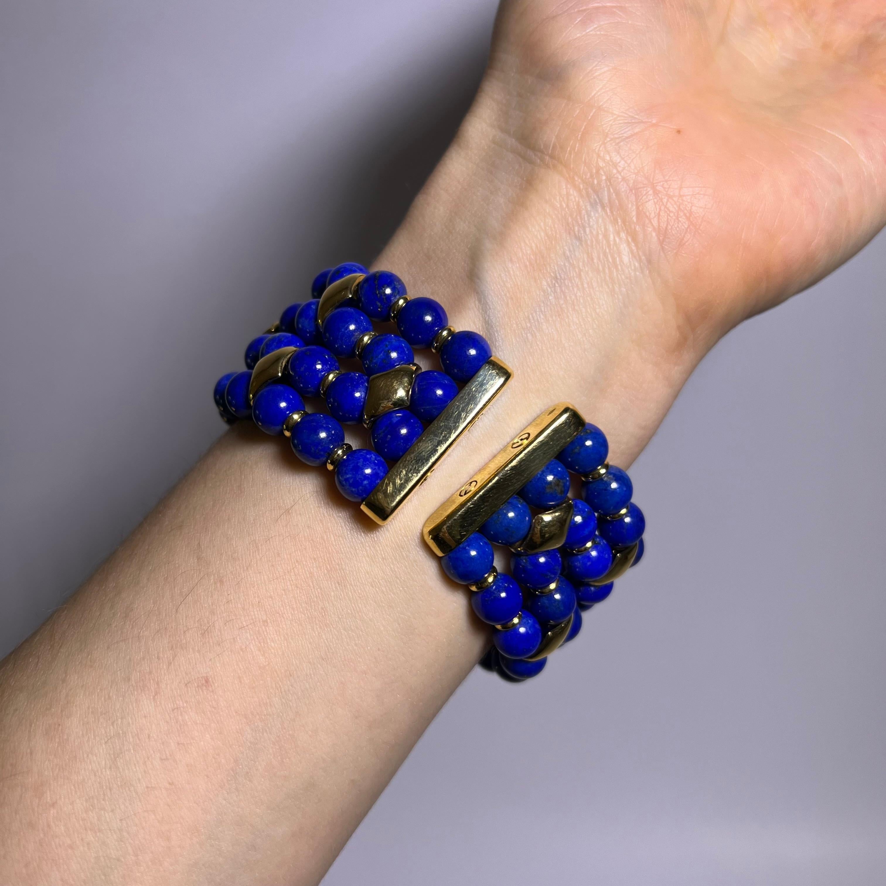 Beaded Bracelet with Lapis Lazuli and Diamonds in 18 Karat Yellow Gold For Sale 3