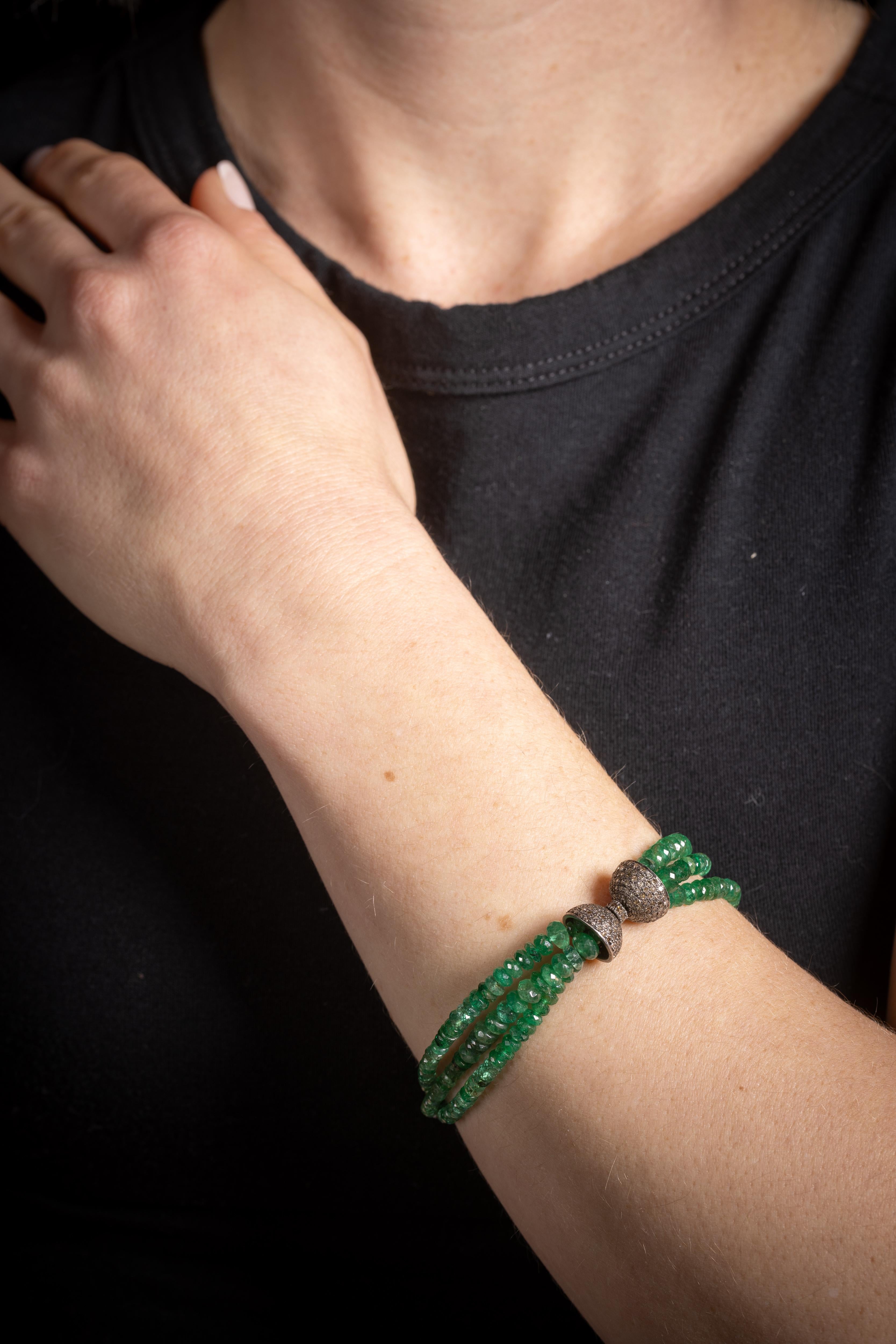 Smaragd- und Diamantarmband mit Perlen im Angebot 4