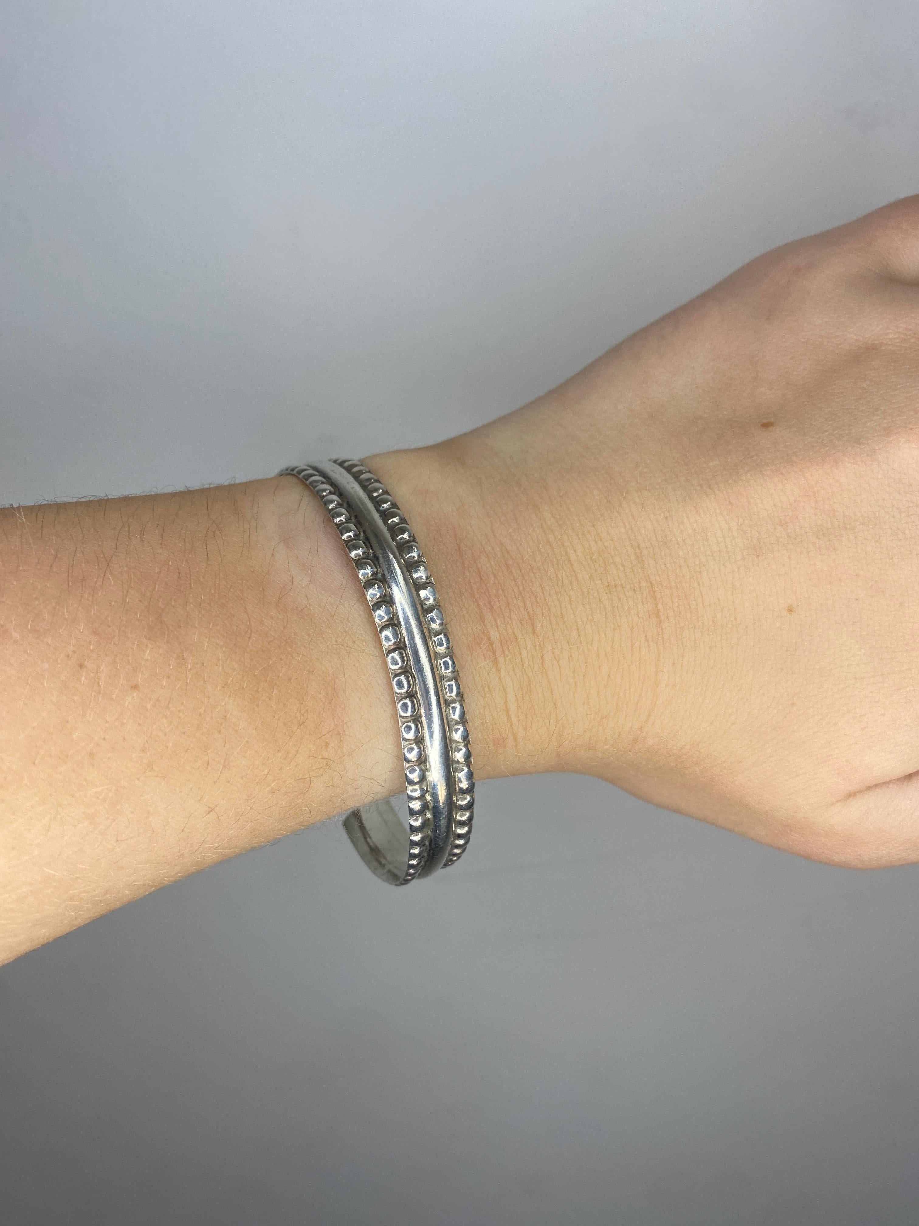 how big is a 8 inch bracelet
