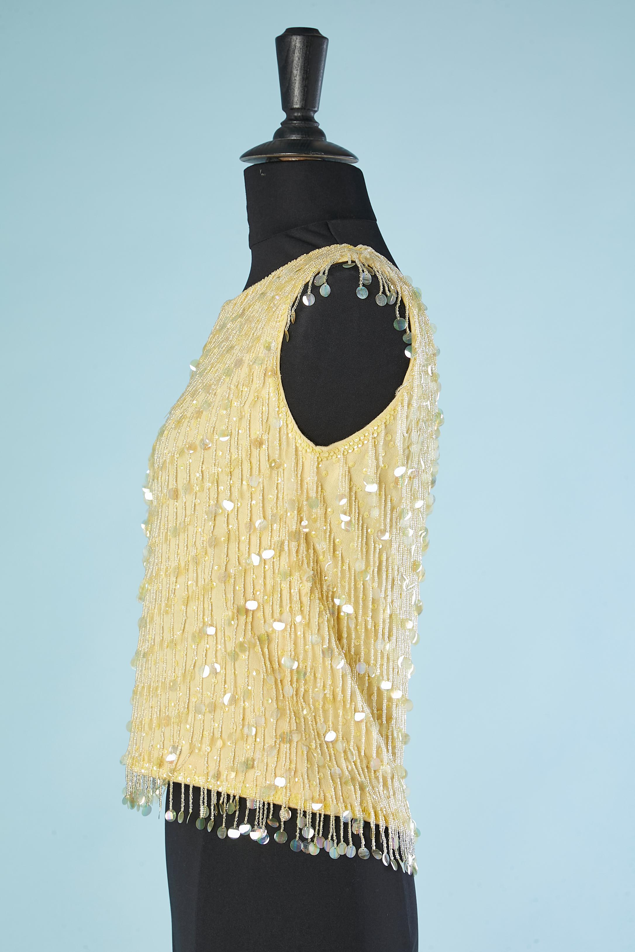 STEPHEN CHU, top sans manches à franges et sequins sur base en maille jaune, années 1960 Excellent état - En vente à Saint-Ouen-Sur-Seine, FR