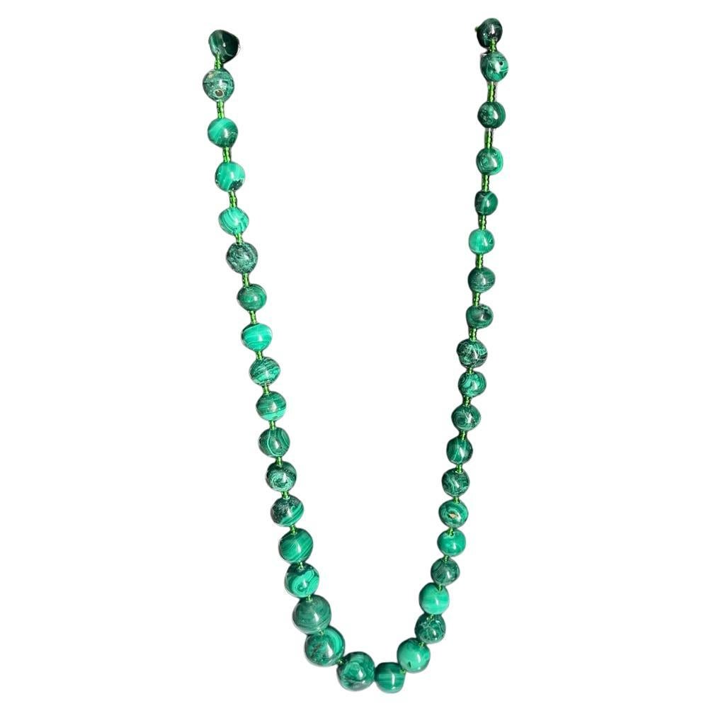 Perlenhalskette aus Malachit