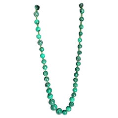 Perlenhalskette aus Malachit