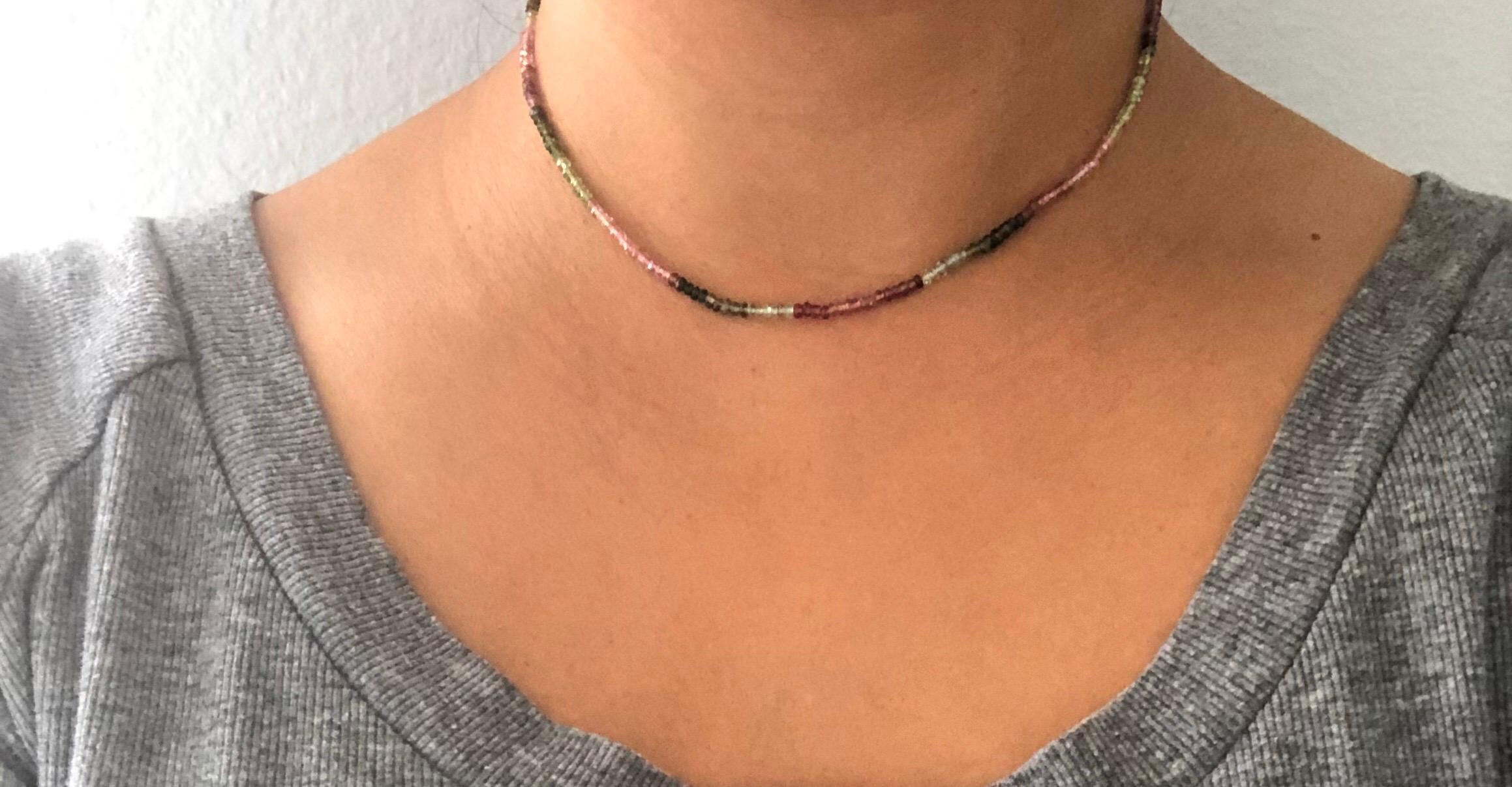 Taglio vecchia miniera Collana con perline in tormalina naturale e oro 18 carati in vendita