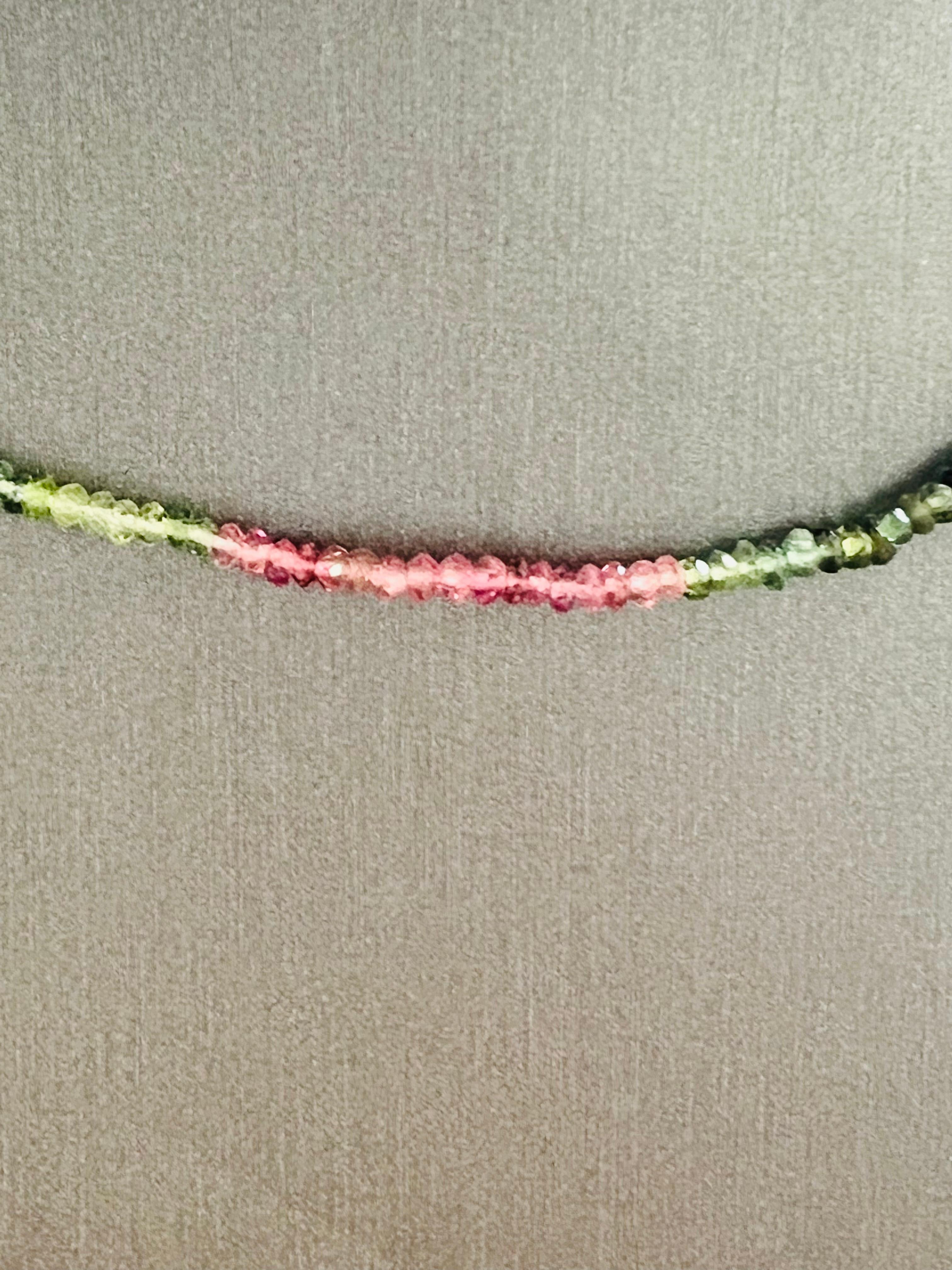 Collana con perline in tormalina naturale e oro 18 carati in vendita 1
