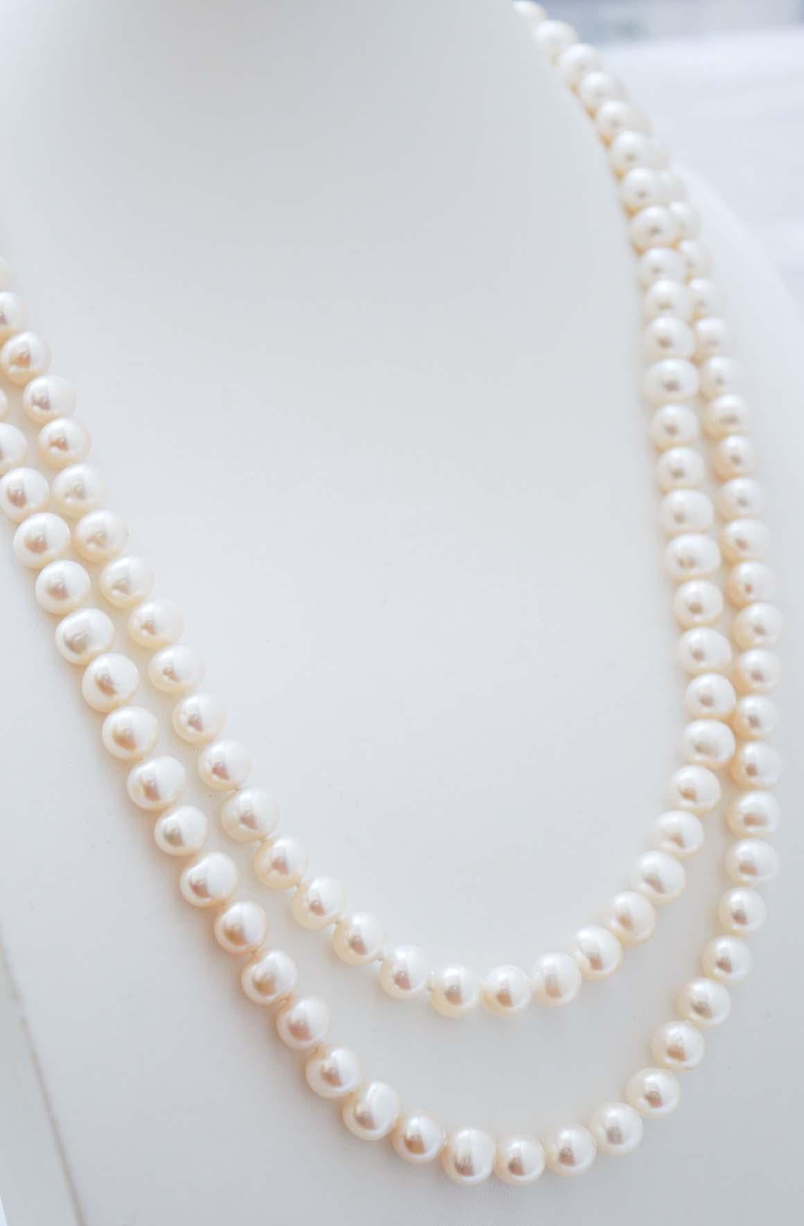 Collana di perle semplice ed elegante. Can può essere indossato in due modi diversi.
Peso totale 122.80 gr
RF   +UUG
RK. AGH

Per qualsiasi informazione, sentiti libero di contattare il venditore attraverso il centro messaggi.


Per qualsiasi