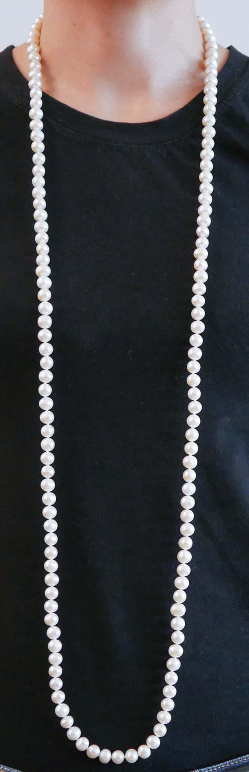 Donna Collana di perline. in vendita