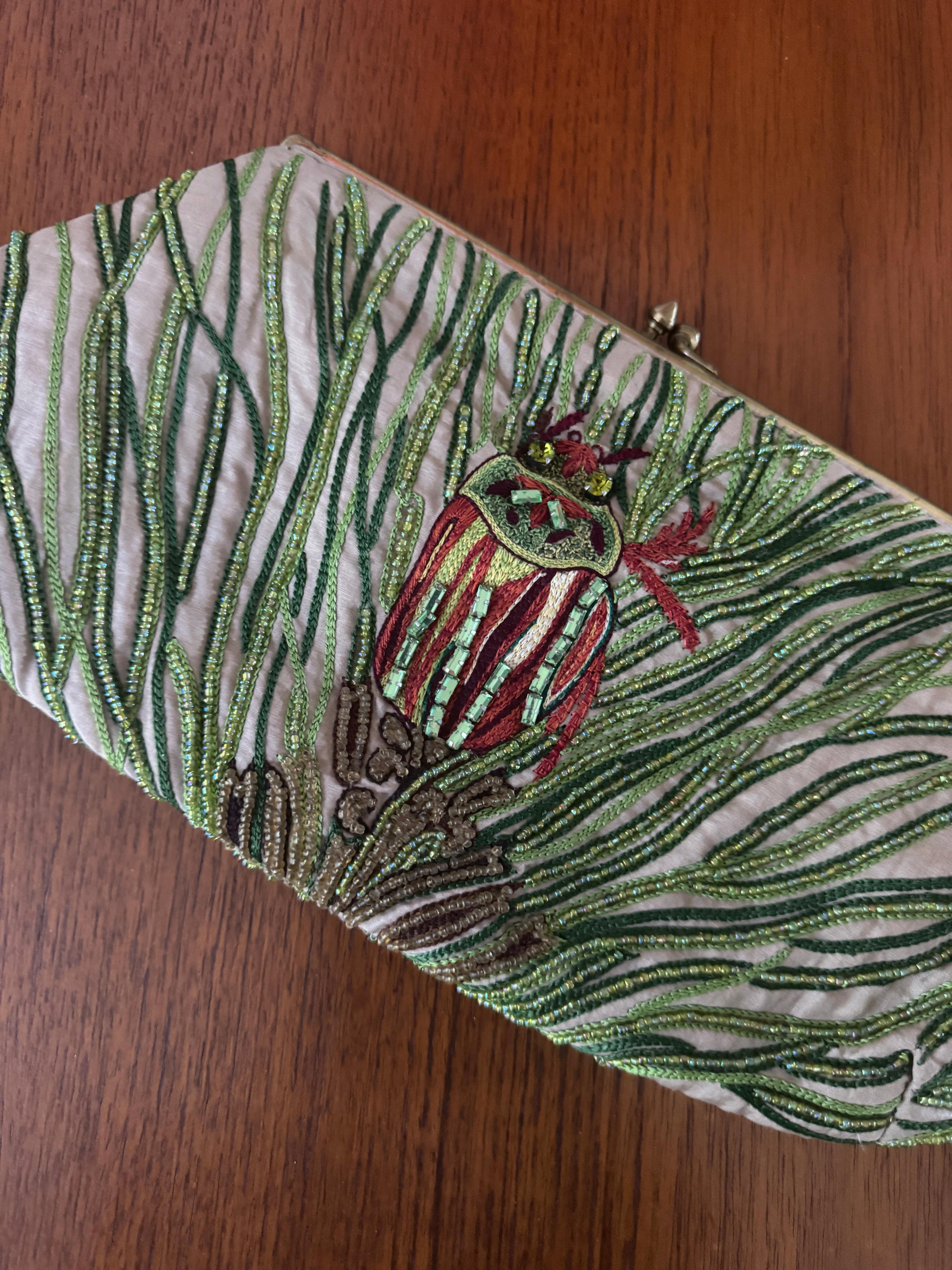 Pochette à main en soie vert perlée d'inspiration Art déco en vente 8