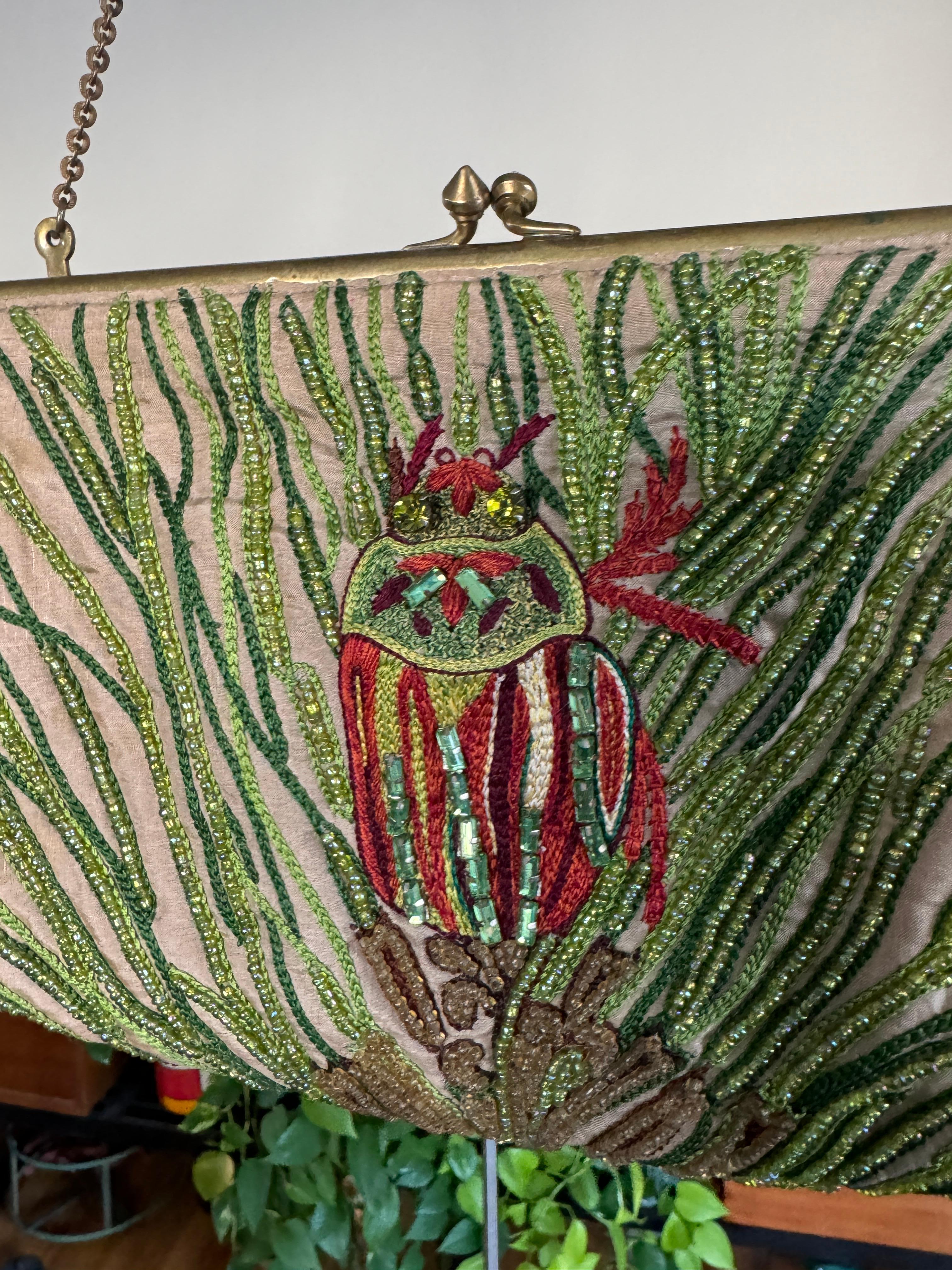 Pochette à main en soie vert perlée d'inspiration Art déco en vente 10