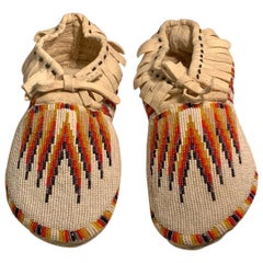 Moccasins d'art amérindiens perlés faits main