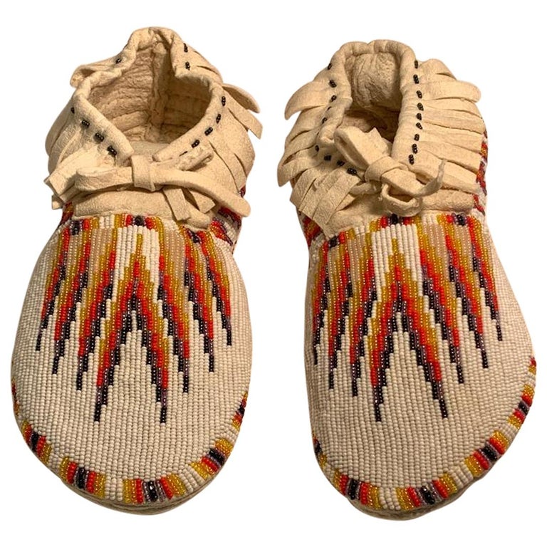 Beaded Paiute Native American Indian Handmade Work of Art Moccasins For Sale