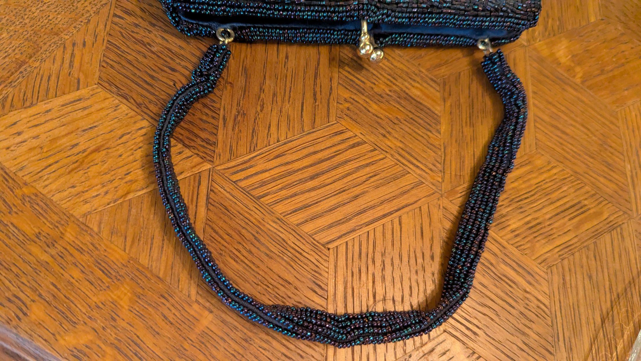 Handtasche mit Perlen (Japanisch) im Angebot