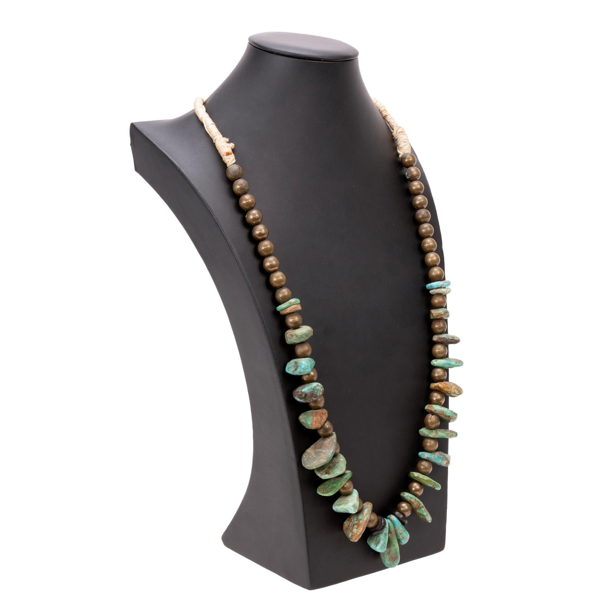 Collana in ottone e pepite di turchese con perline In condizioni buone in vendita a Coeur d Alene, ID