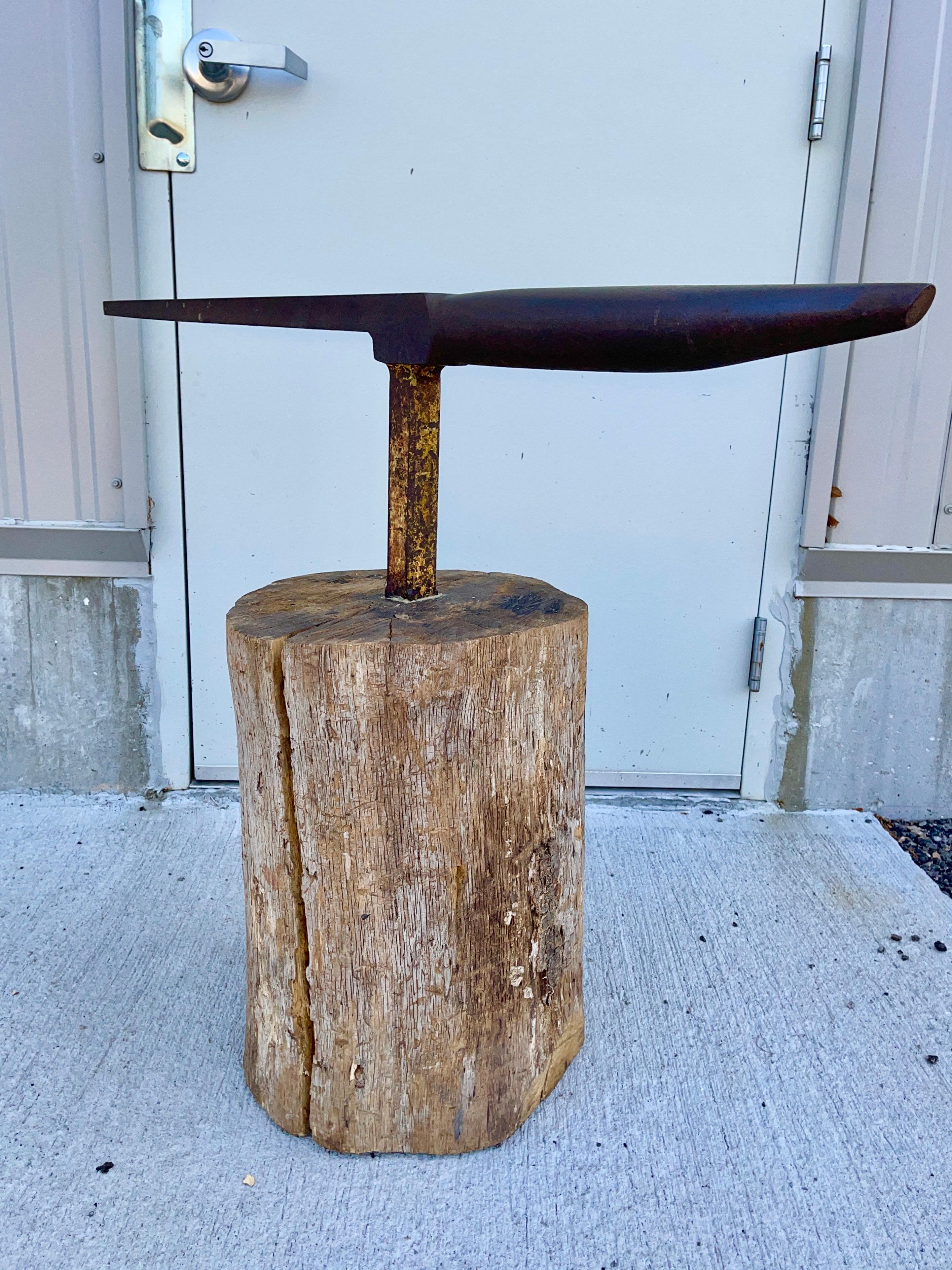 Beakhorn Stump Blacksmith Anvil In Good Condition For Sale In Hanover, MA