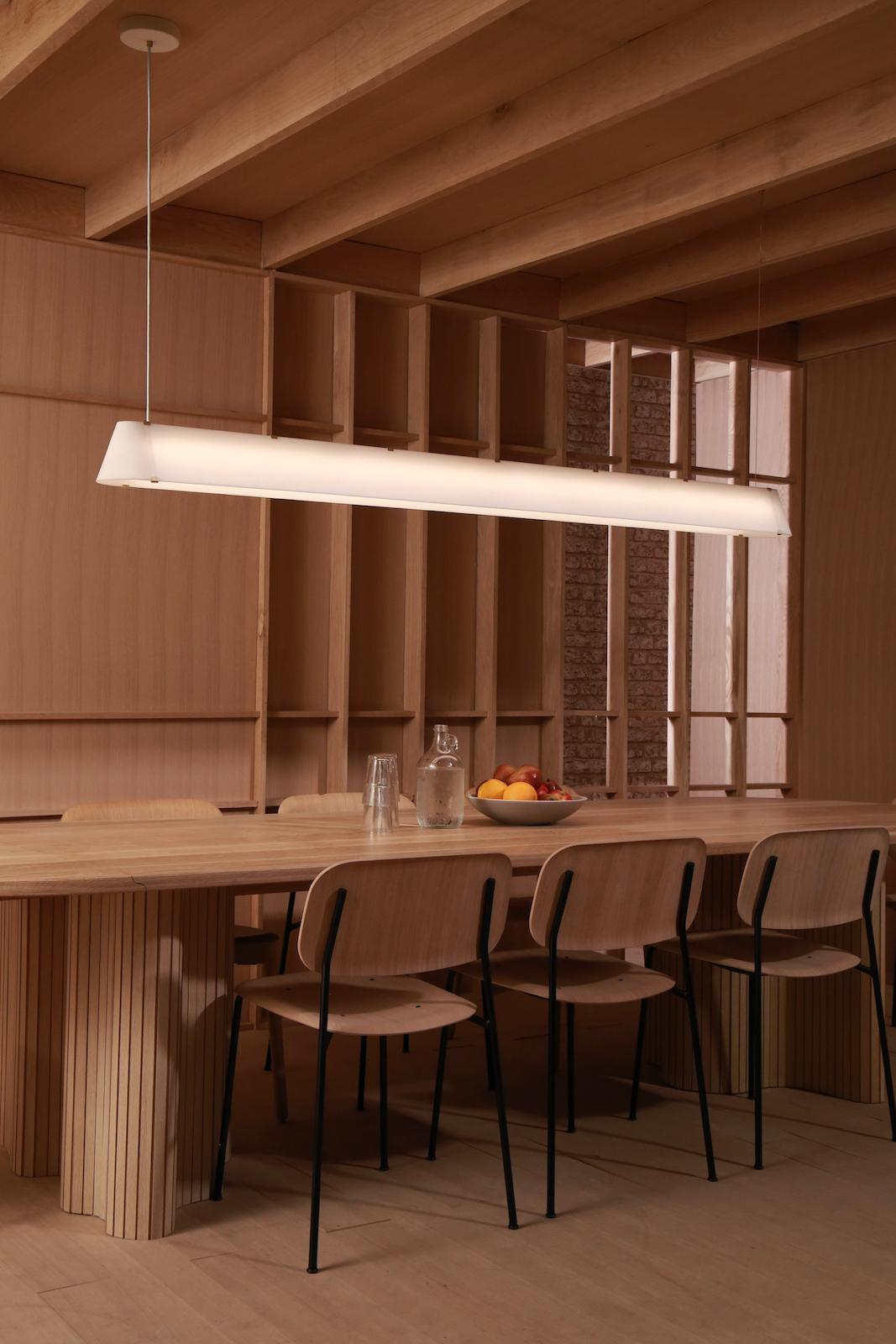 Americano Ciondolo Beam 84 in Opale di Ravenhill Studio A in vendita