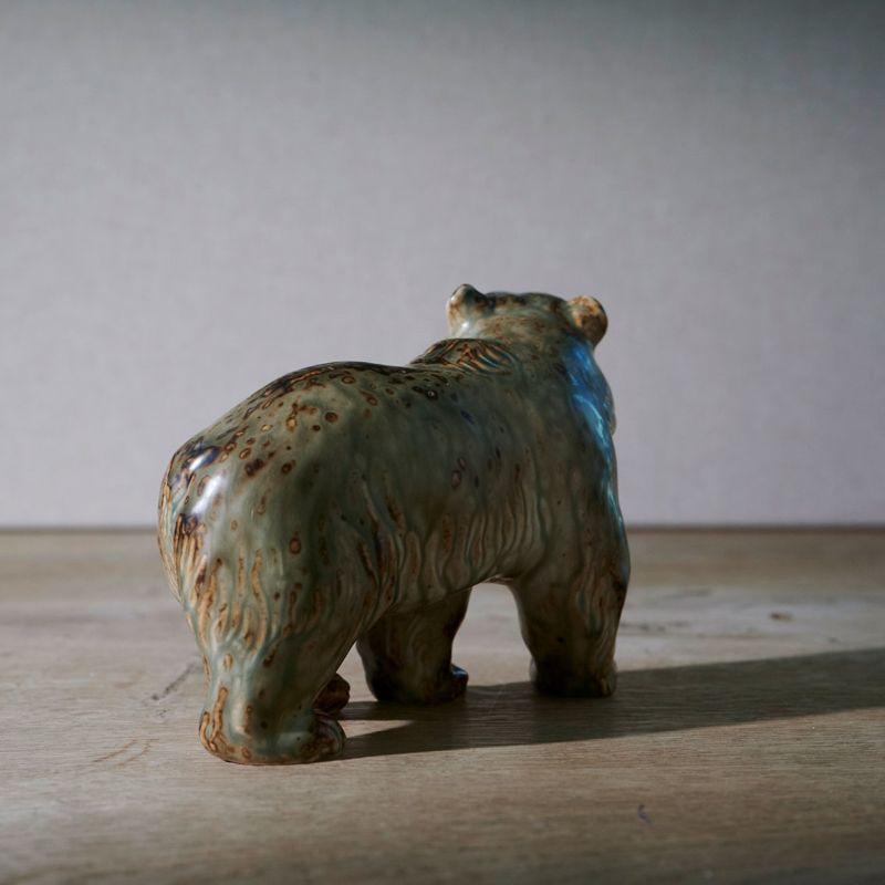 Milieu du XXe siècle Figure d'ours en céramique, conçue par Knud Kyhn en vente