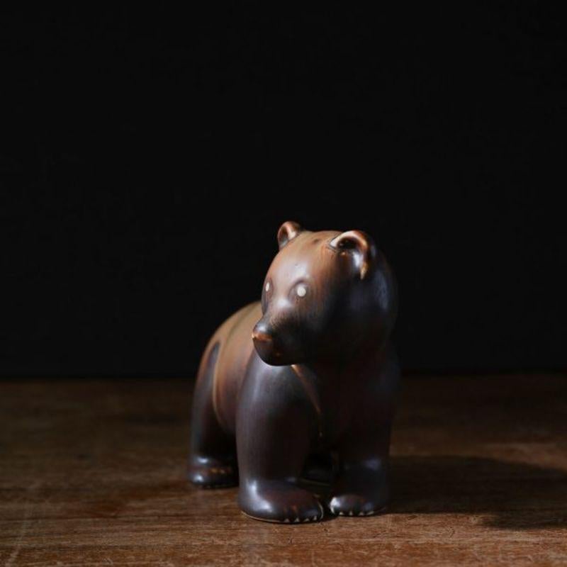 Milieu du XXe siècle Figurine d'ours en céramique en forme d'ours par Gunnar Nylund en vente