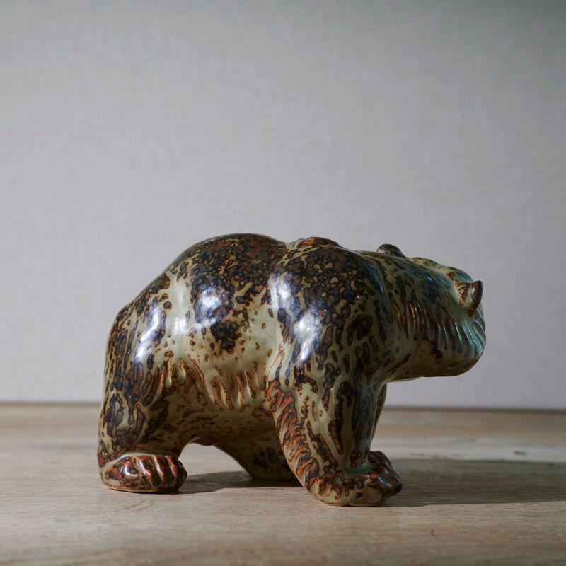 Milieu du XXe siècle Figurine d'ours en céramique de Knud Kyhn en vente