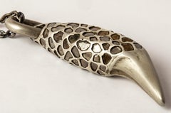 Bear Tooth Necklace Ghost (Medium, Mega Pavé, DA+DIA)