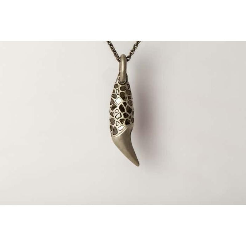 Bear Tooth Necklace Ghost (Medium, Mega Pavé, DA+DIA) In New Condition For Sale In Paris, FR