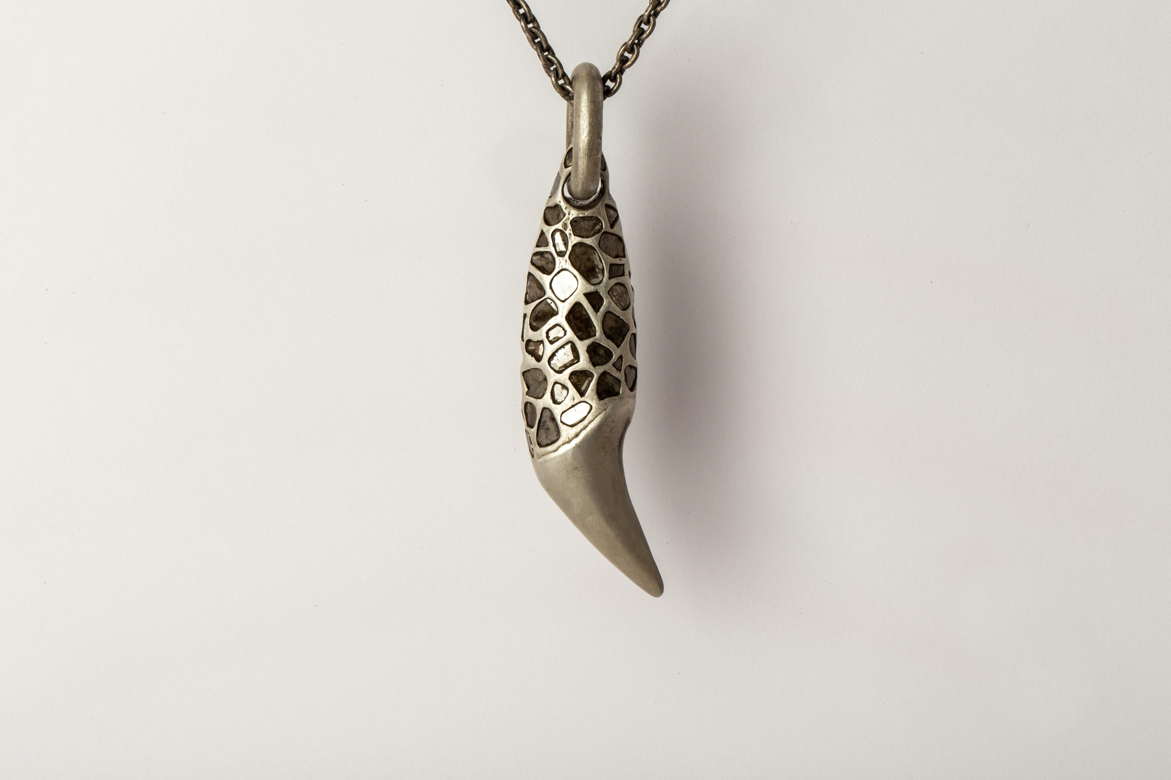 Bear Tooth Necklace Ghost (Medium, Mega Pavé, DA+DIA) In New Condition For Sale In PARIS, FR