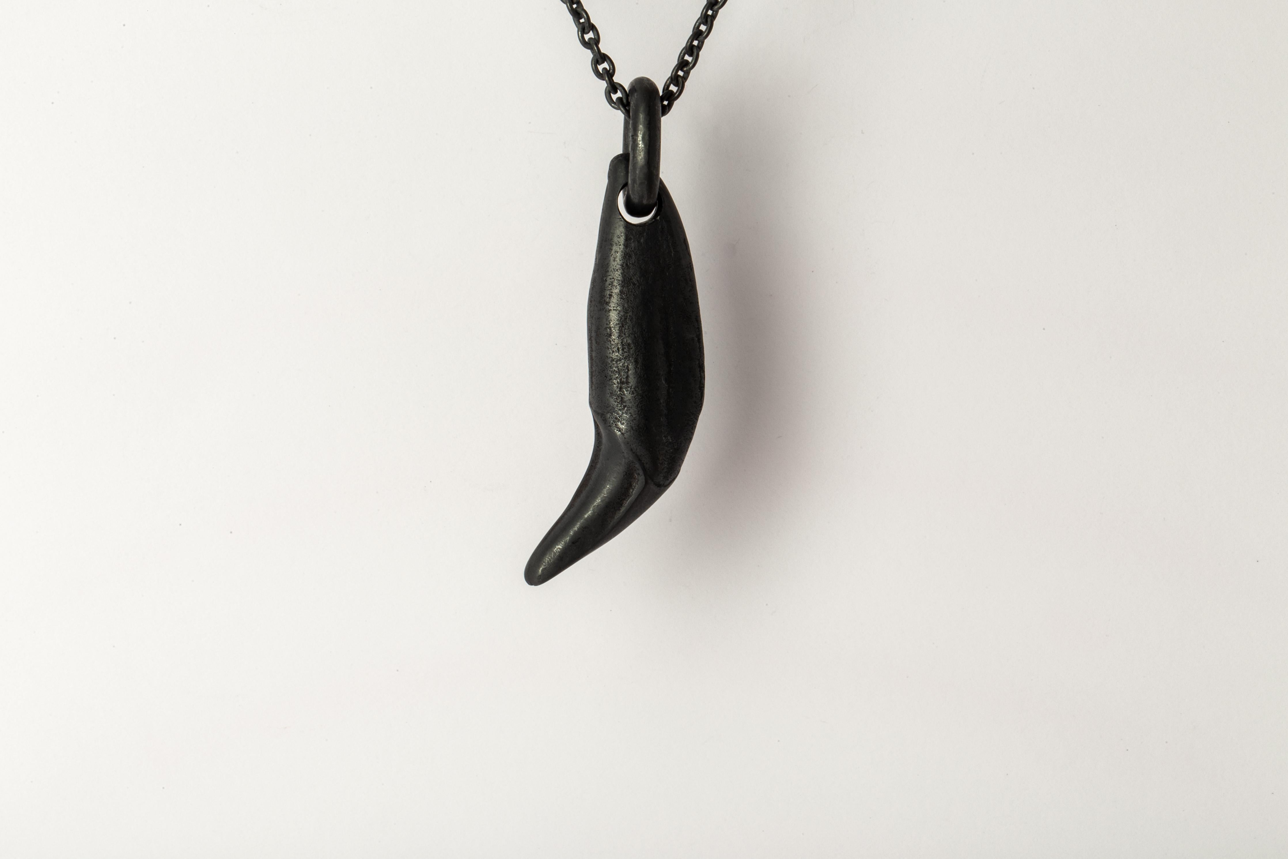 Bear Tooth Necklace Ghost (Small, 0.2 CT, Diamond Slab, KA+DIA) In New Condition For Sale In PARIS, FR
