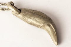 Bear Tooth Necklace Ghost (Small, DA)
