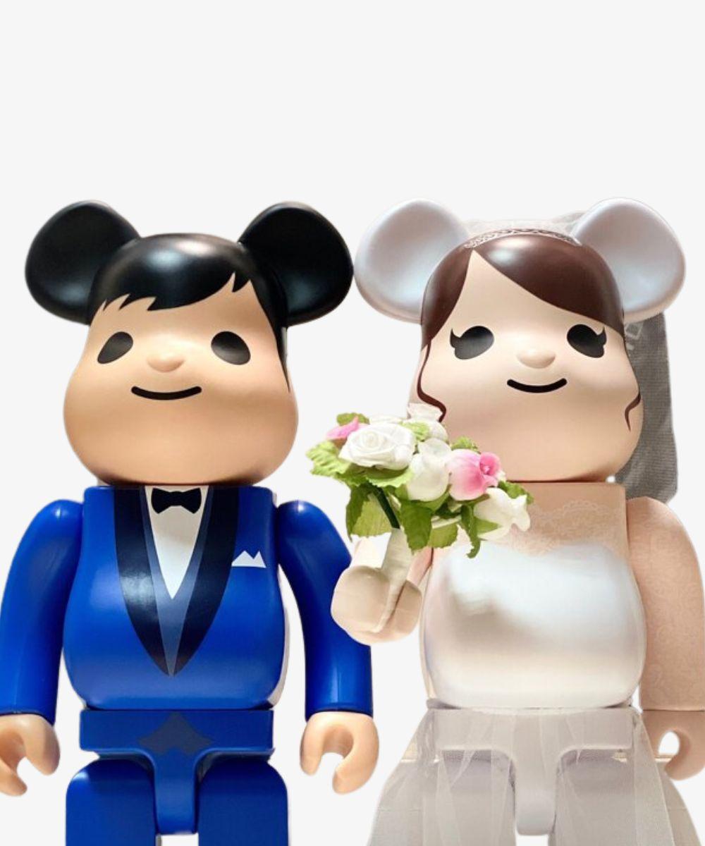 If you are about to get married, or know someone who is about to get married, this wedding gift is the ideal for a collector.

The Medicon Toys company has launched the Be@rbrick Weeding 4, which comes in 2 figures of 400% representing Mr. and