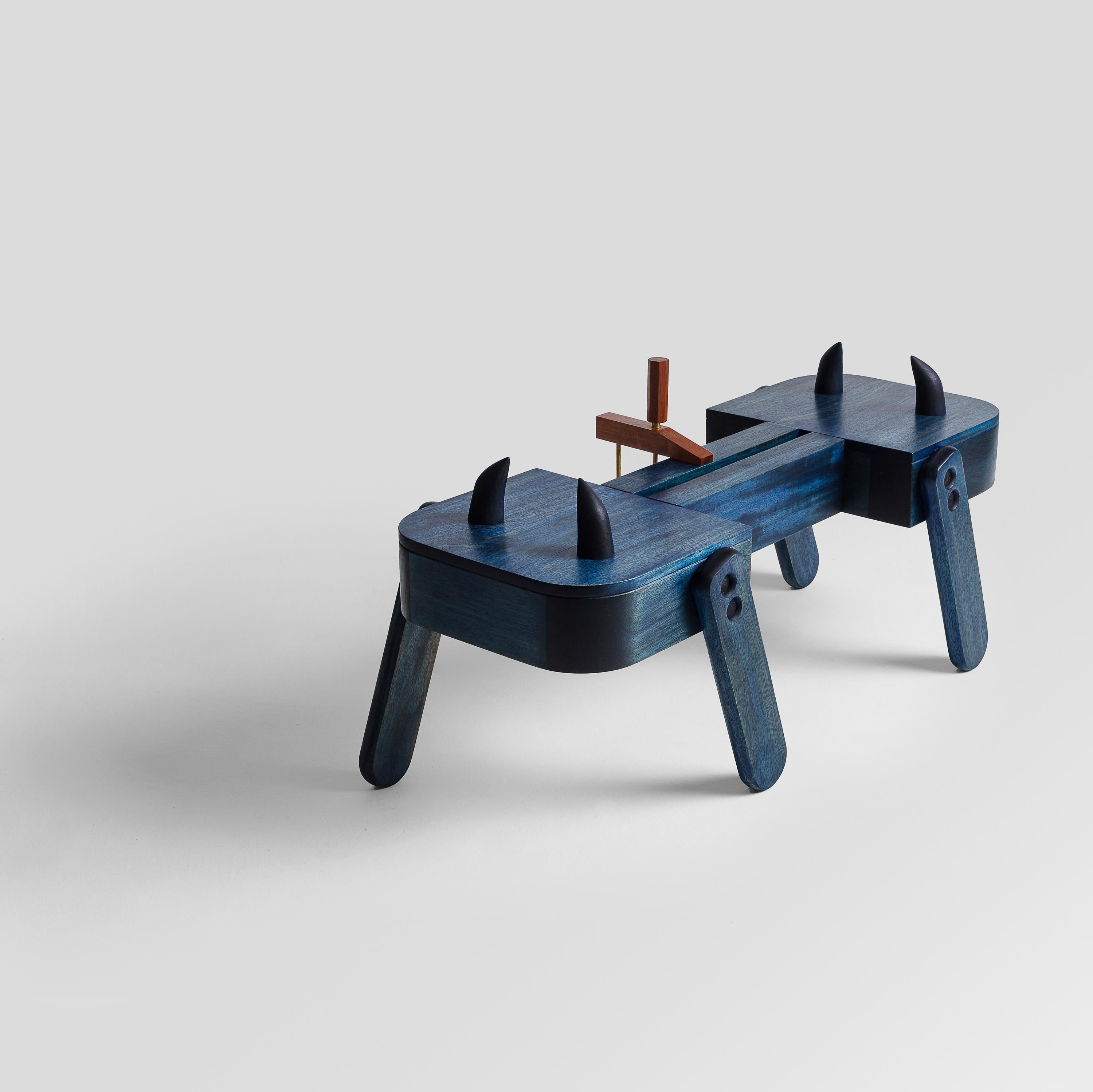 Beast, One of a Kind Blue Bench in Brazilian Hardwood In New Condition For Sale In São Paulo, SP