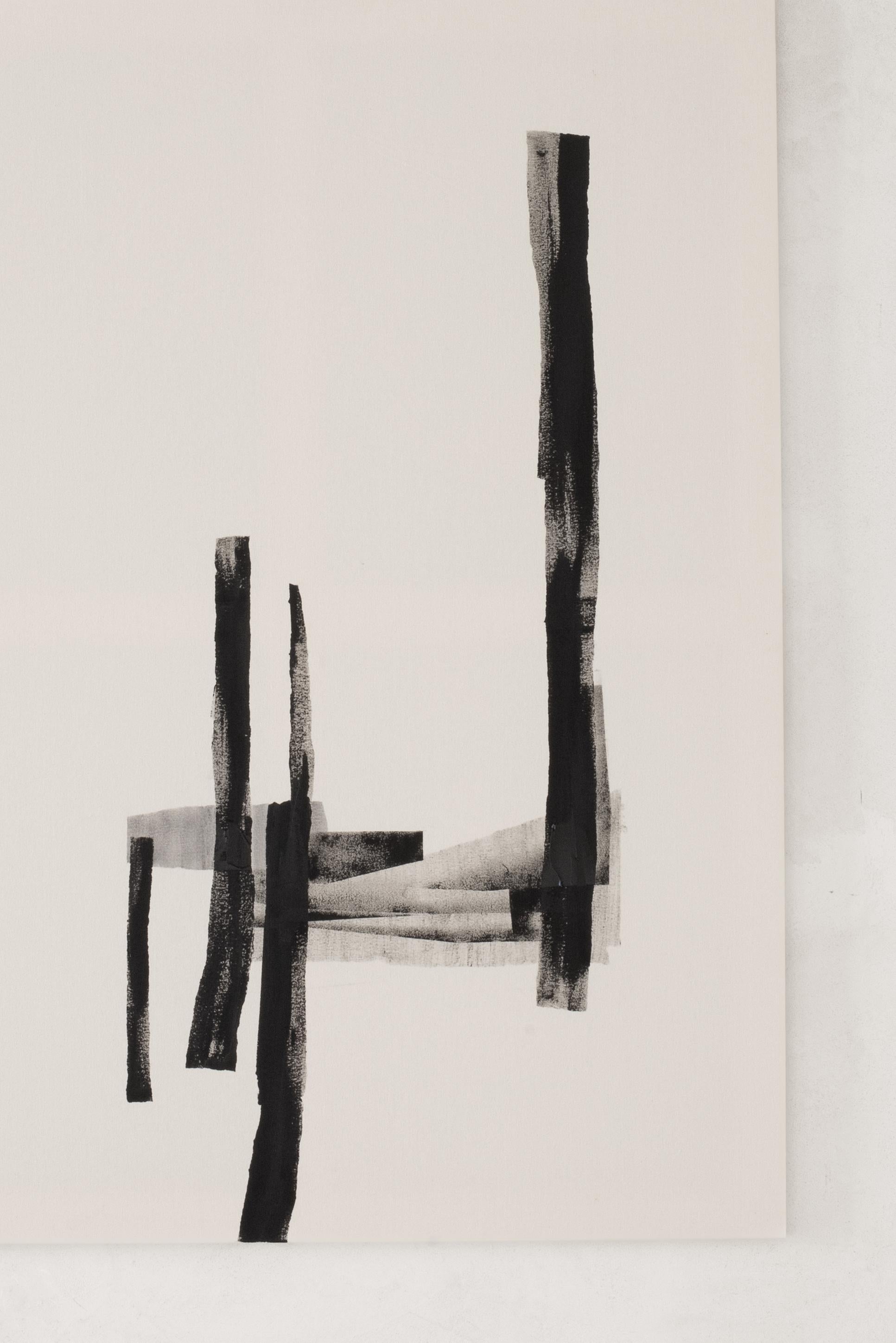 Abstrakte monochrome Komposition mit geschichteten Texturen von Beñat Olaberria im Angebot 1