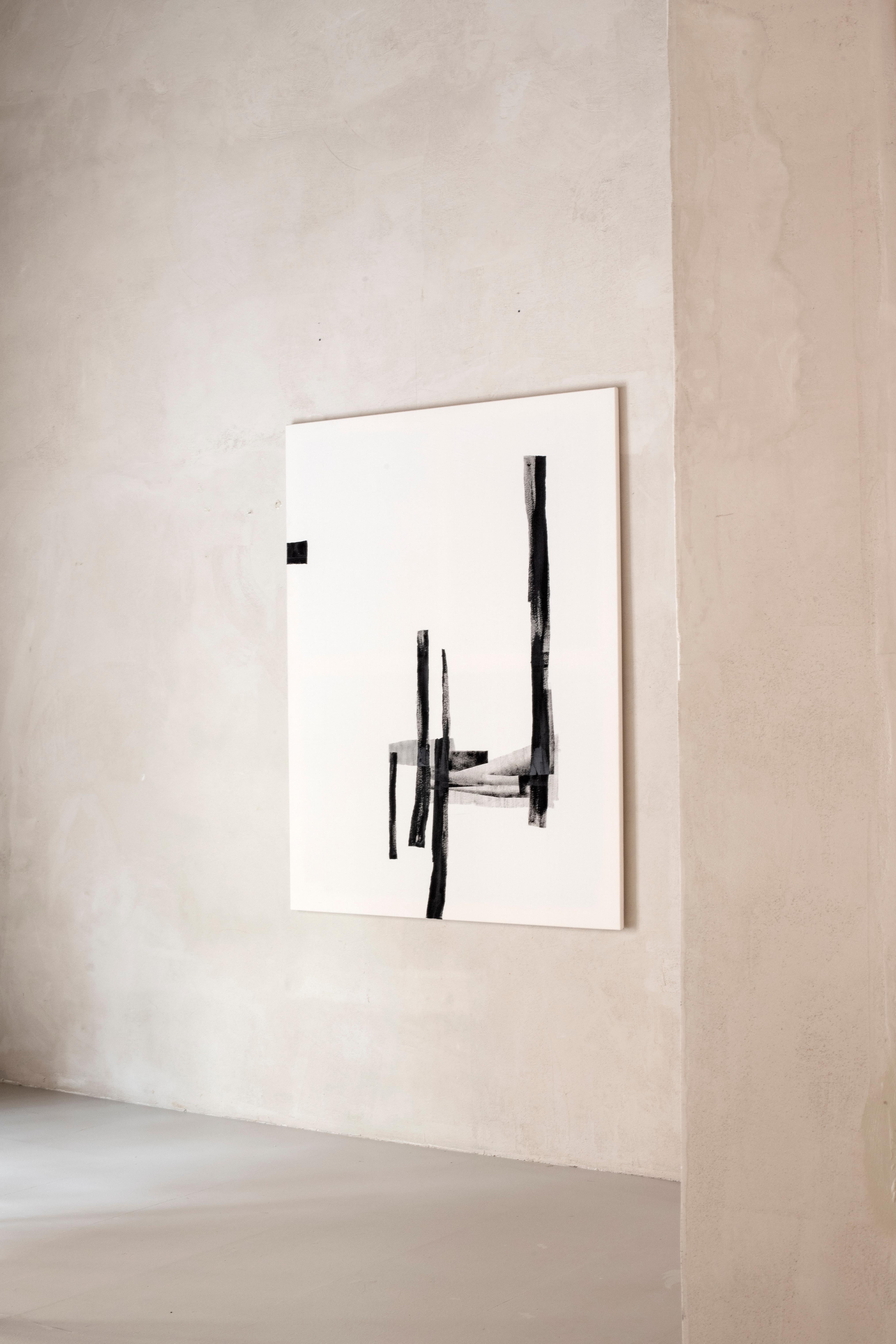 Abstrakte monochrome Komposition mit geschichteten Texturen von Beñat Olaberria im Angebot 4