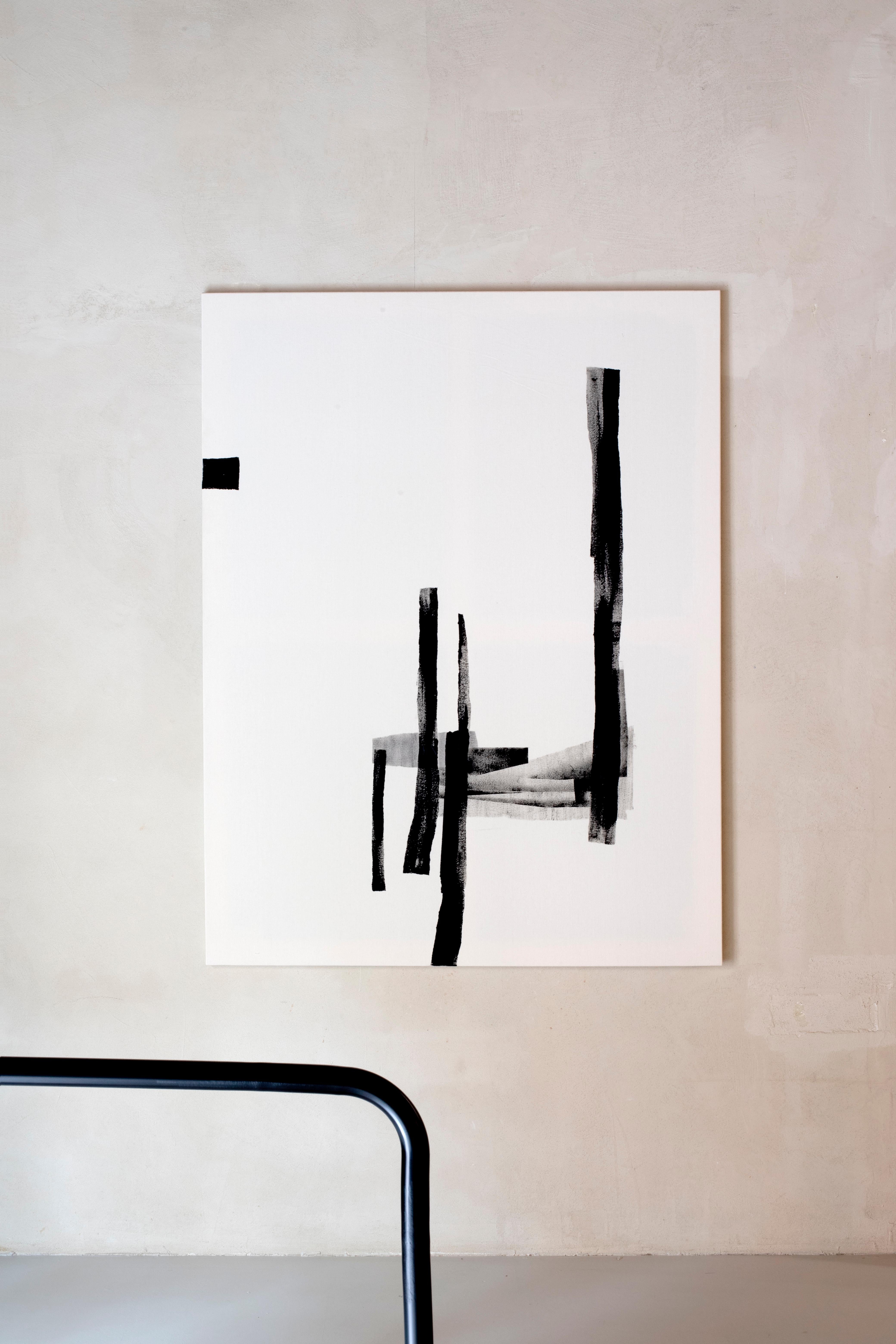 Abstrakte monochrome Komposition mit geschichteten Texturen von Beñat Olaberria im Angebot 5