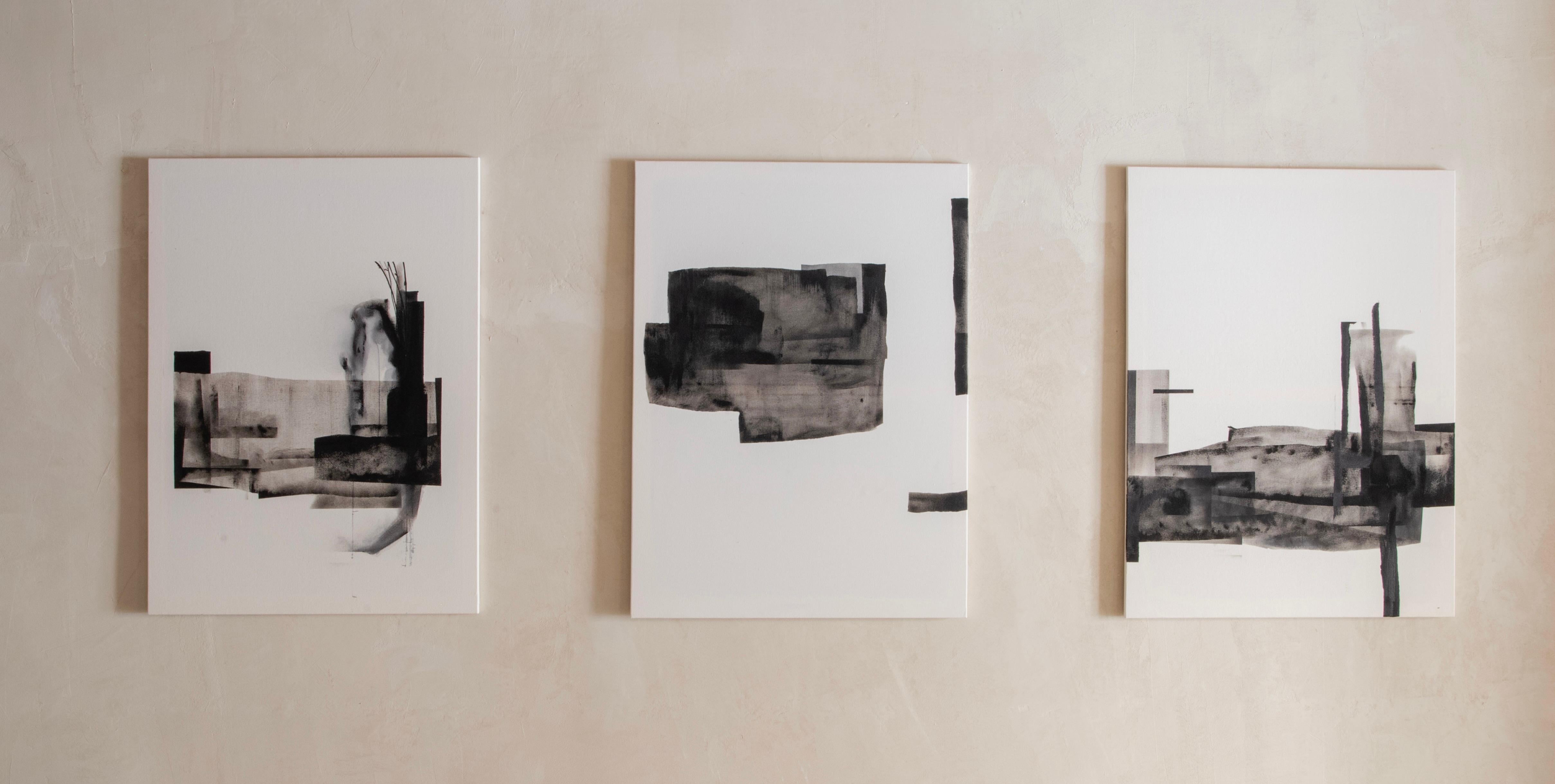 Abstrakte Triptychon Monochrome Komposition Layered Textures von Beñat Olaberria