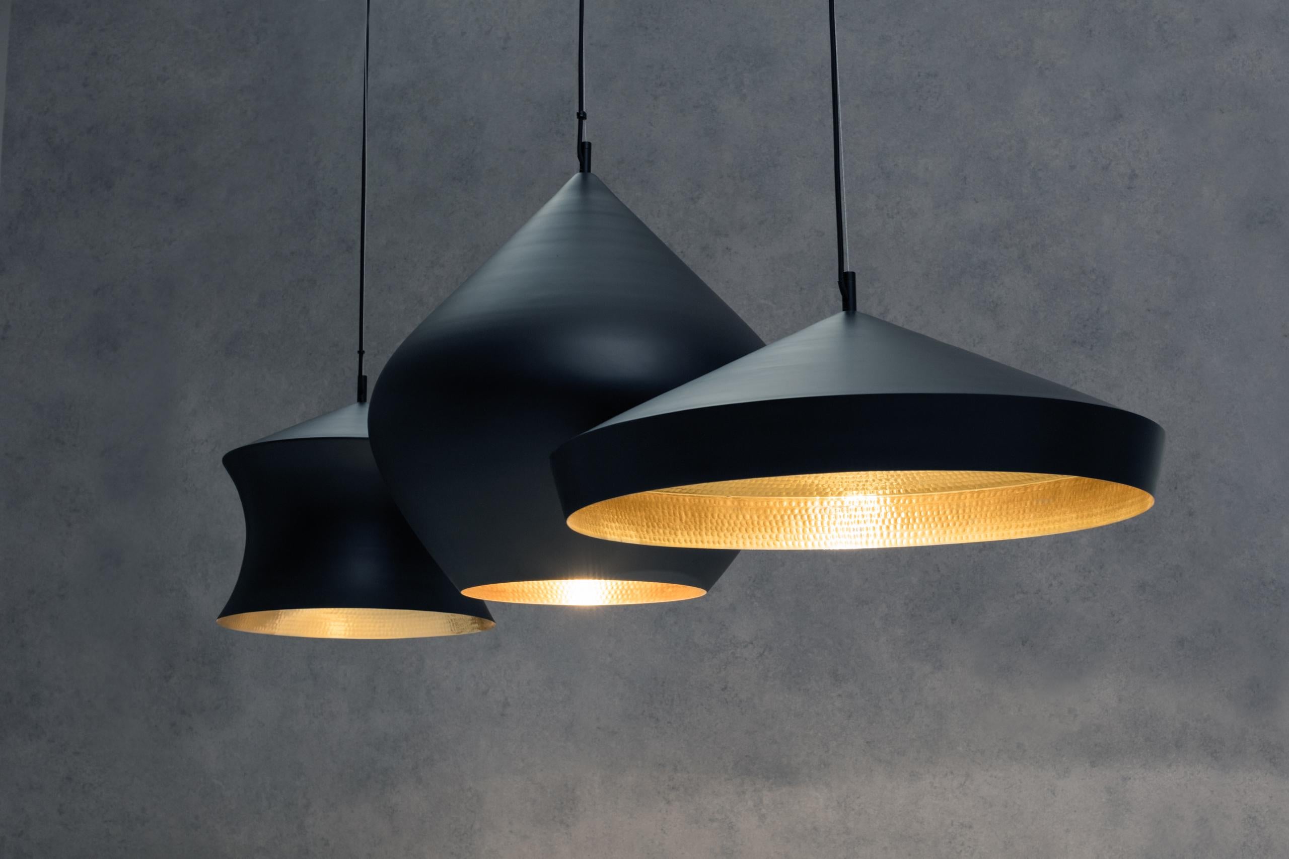 Laiton Grande lampe à suspension LED Beat de Tom Dixon en vente