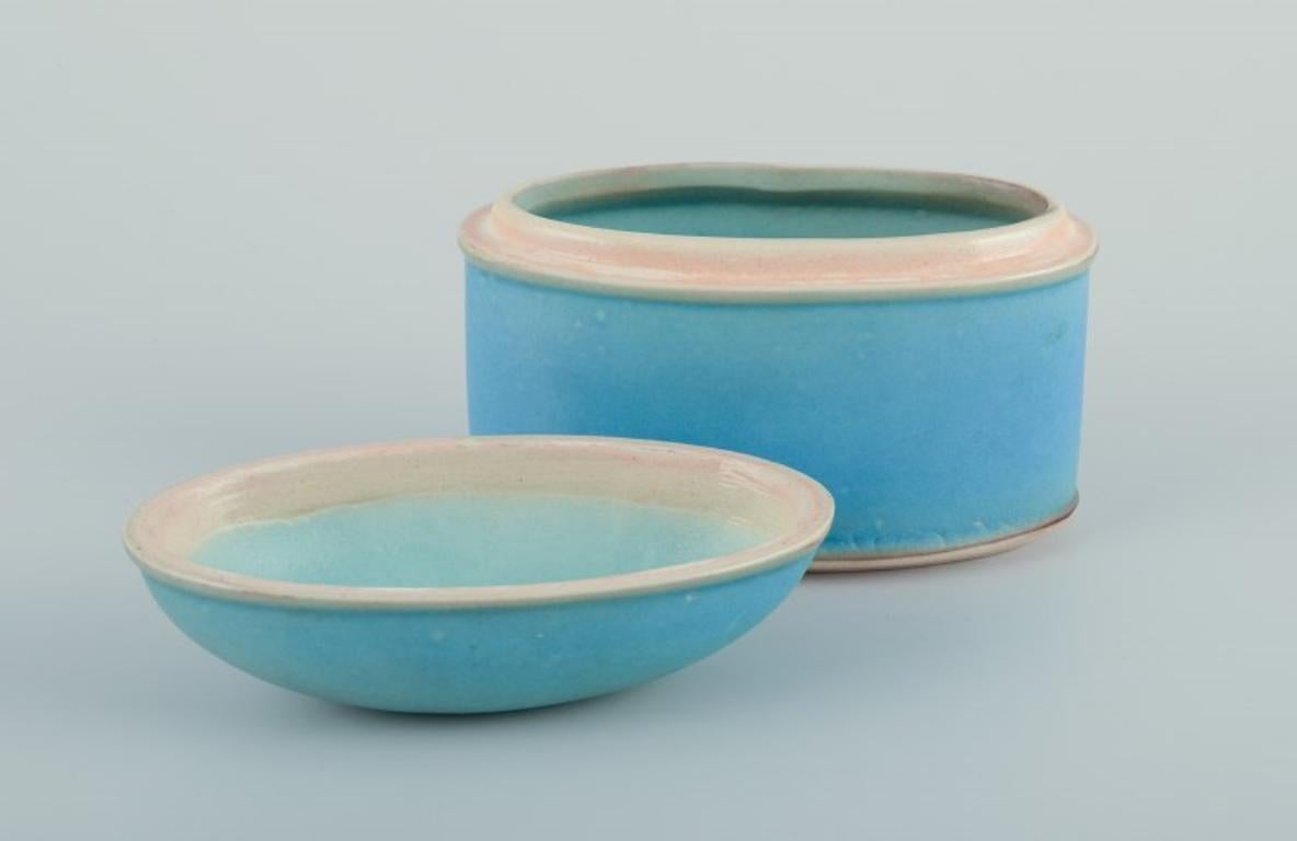 Beate Andersen, ceramista danesa. Tarro con tapa de cerámica esmaltada. Esmalte turquesa. Danés en venta