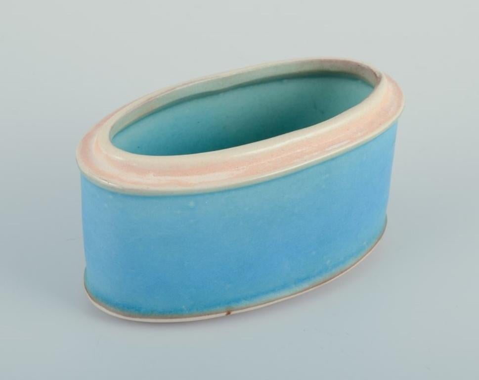Beate Andersen, ceramista danesa. Tarro con tapa de cerámica esmaltada. Esmalte turquesa. Glaseado en venta