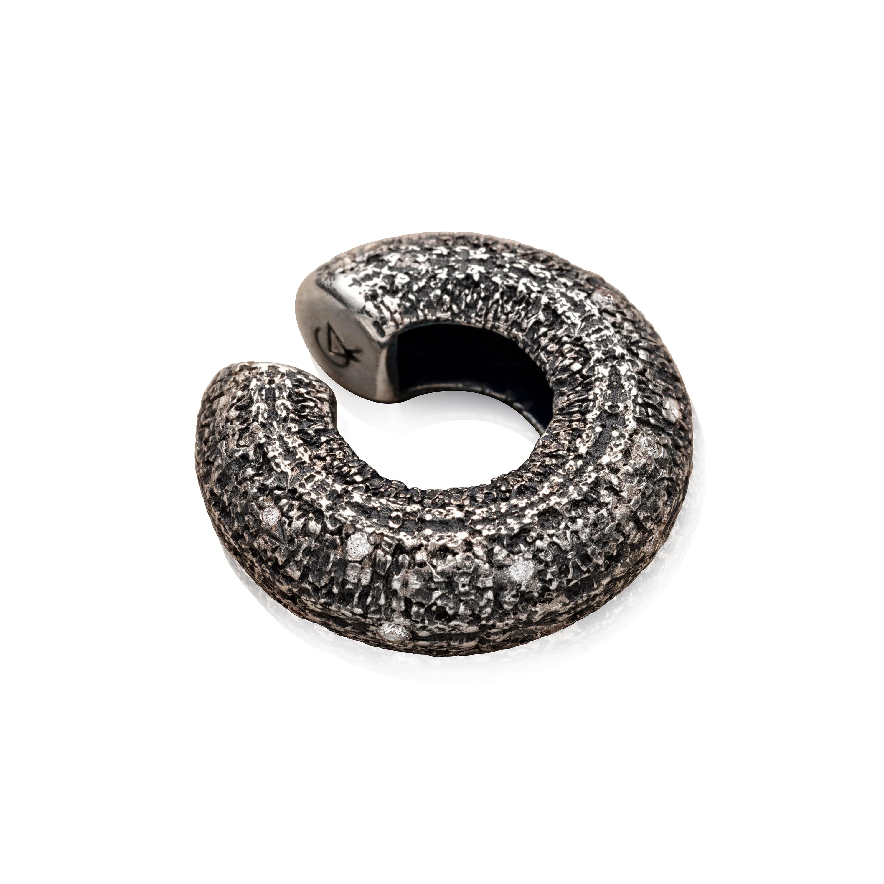Round Cut Beatrice Mini Textured Ear Cuff Silver with diamonds For Sale