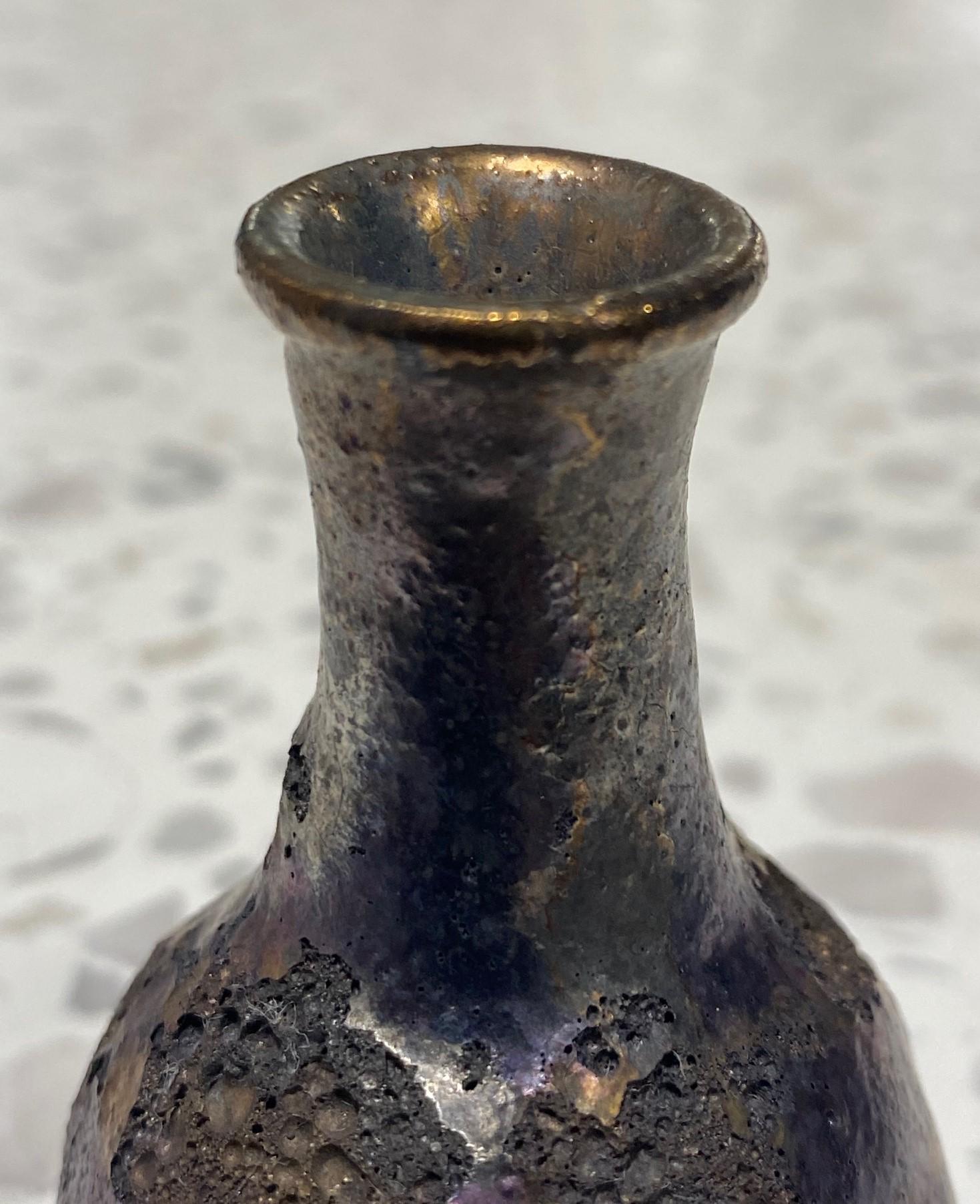 Beatrice Wood Jarrón firmado de mediados de siglo de California Pottery con esmalte brillante de lava oscura siglo XX en venta