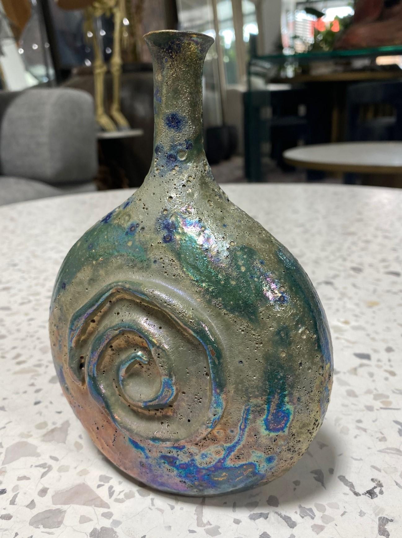 Beatrice Wood Jarrón firmado de mediados de siglo de California Pottery con esmalte cráter brillante Estadounidense en venta