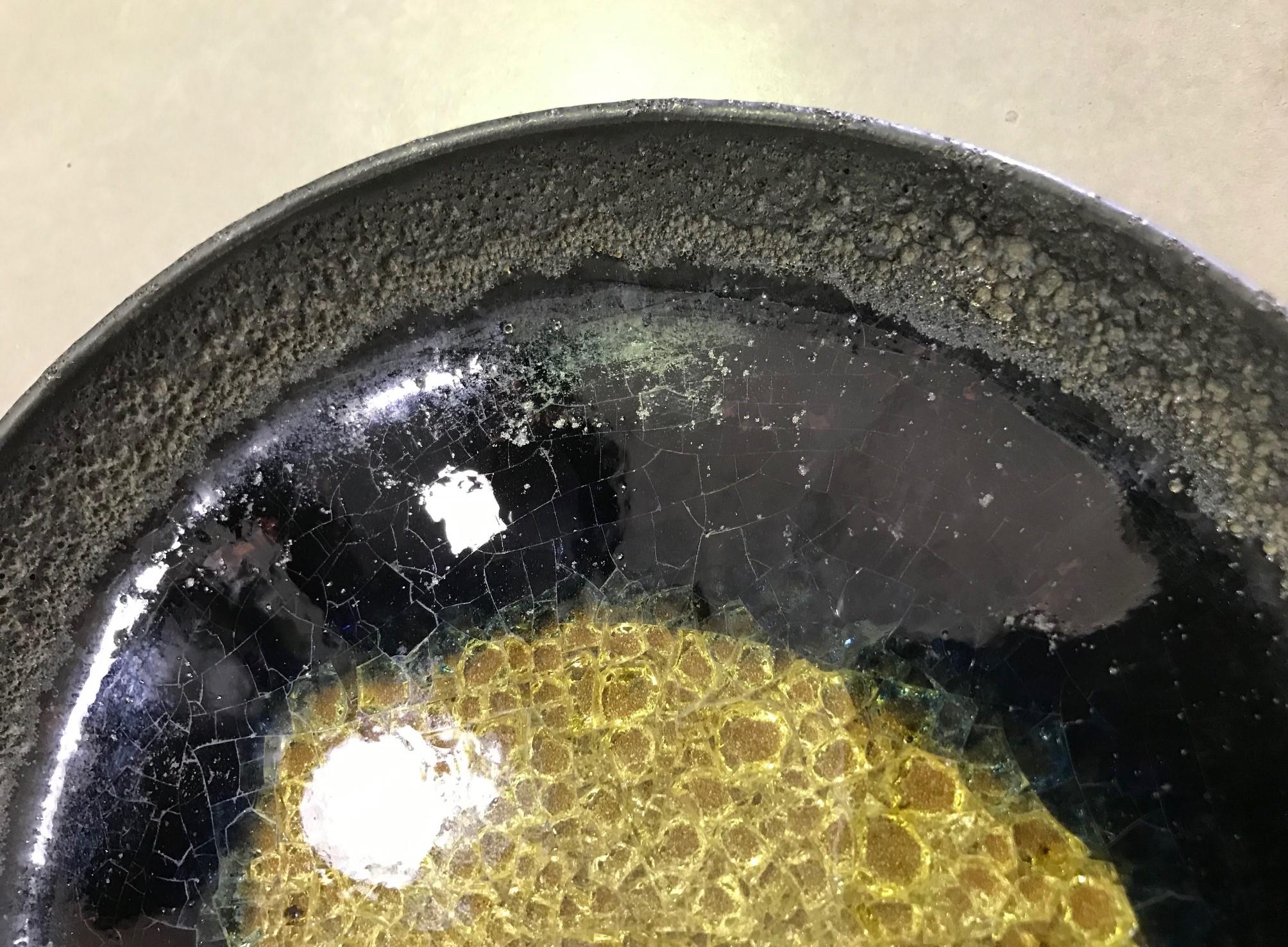 Beatrice Wood Signed Volcanic Black Lava Glaze Mid-Century Modern Bowl Dish In Good Condition In Studio City, CA