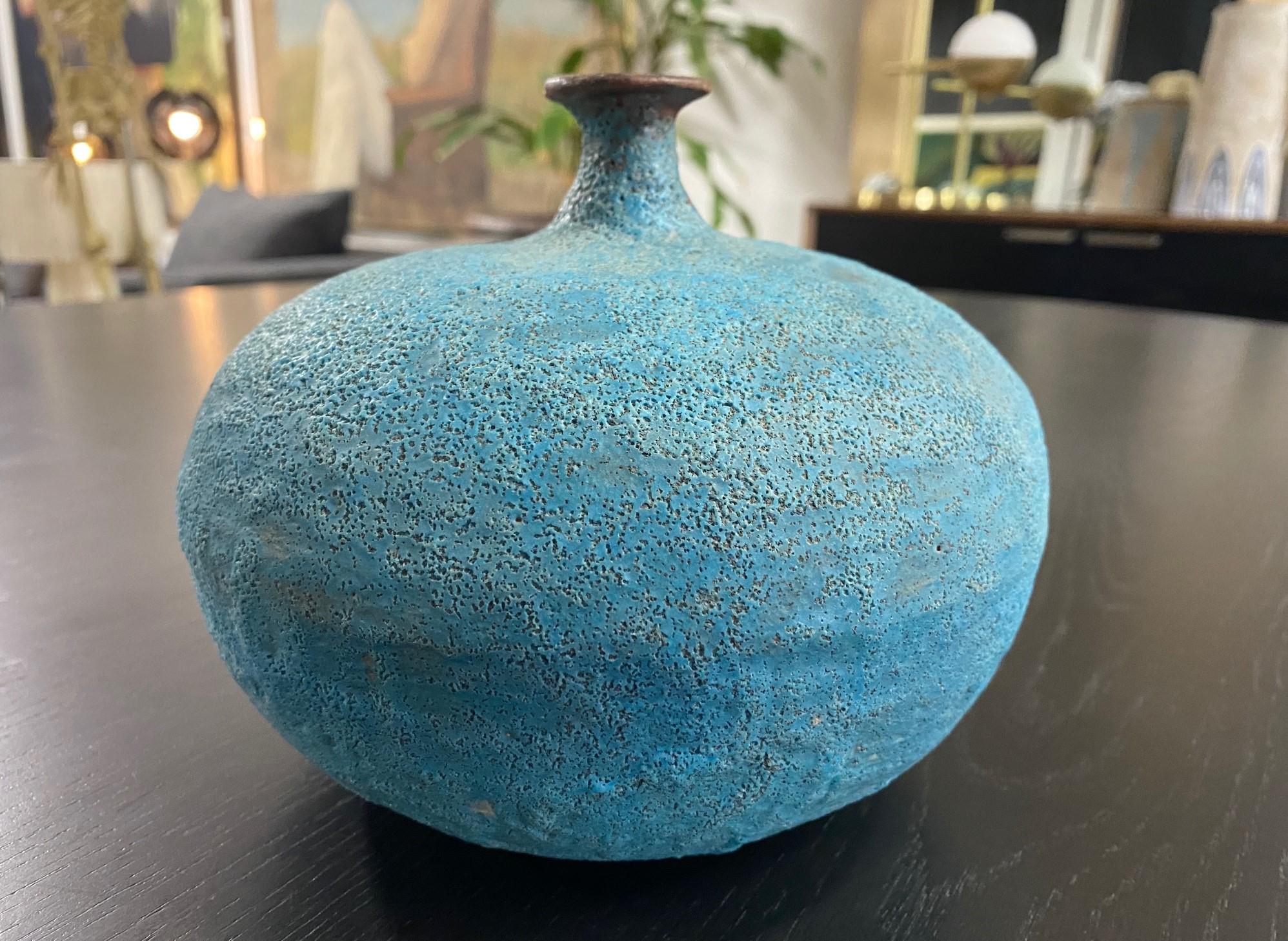 Beatrice Wood Signed Volcanic Lava Glaze Mid-Century Modern Studio Vase Vessel In Good Condition In Studio City, CA
