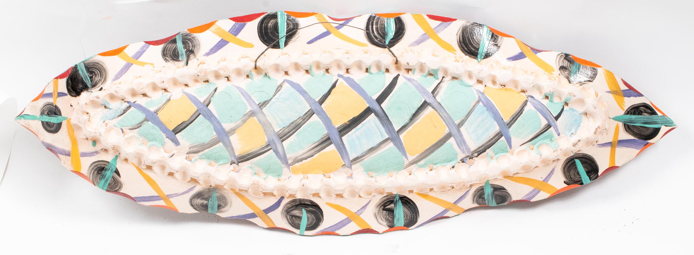 Plato de pescado de cerámica artística moderna estilo Beatrice Wood siglo XX en venta