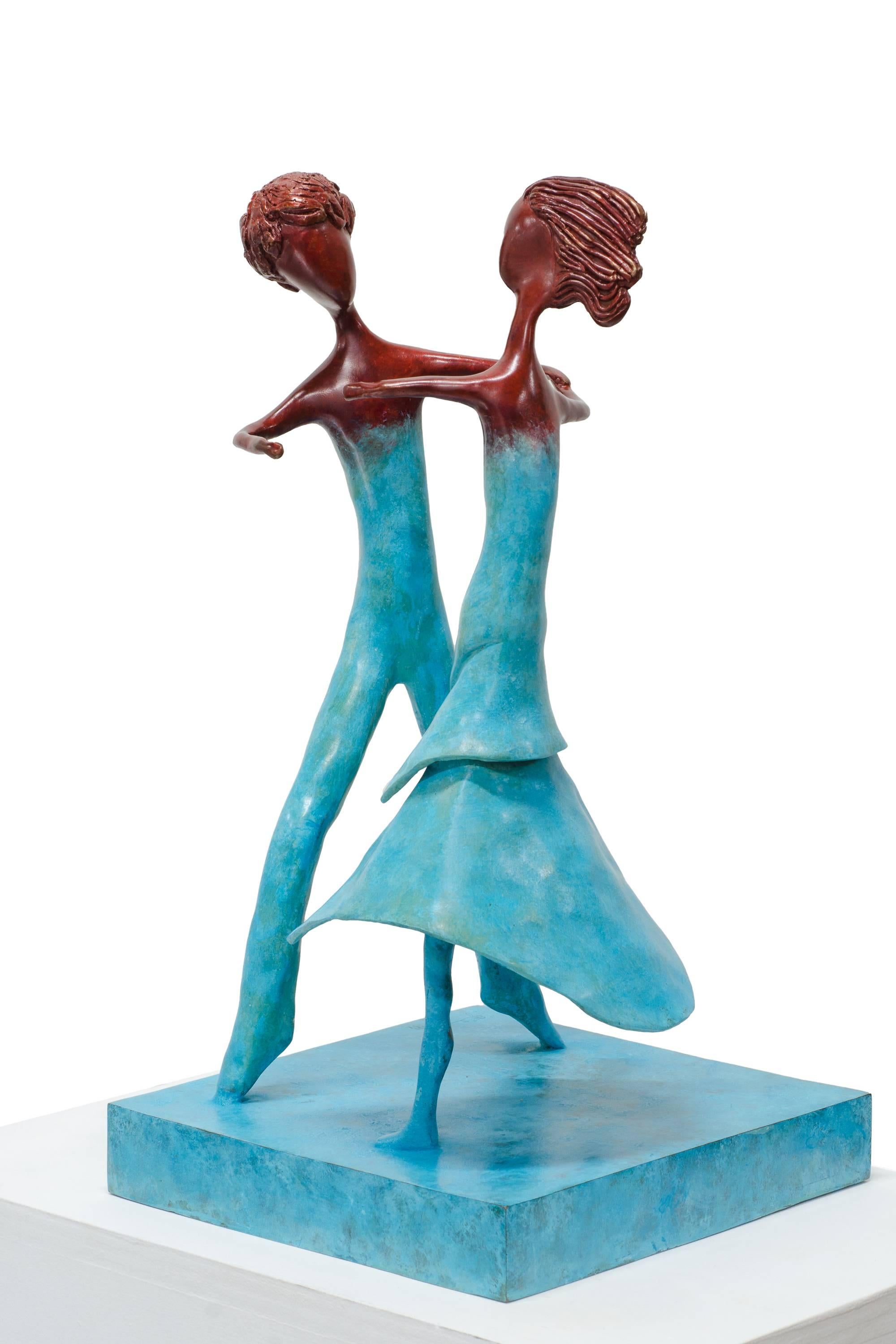 Beatriz Gerenstein Abstract Sculpture - Falling in Love. Are they dancing? no, they are in their own world