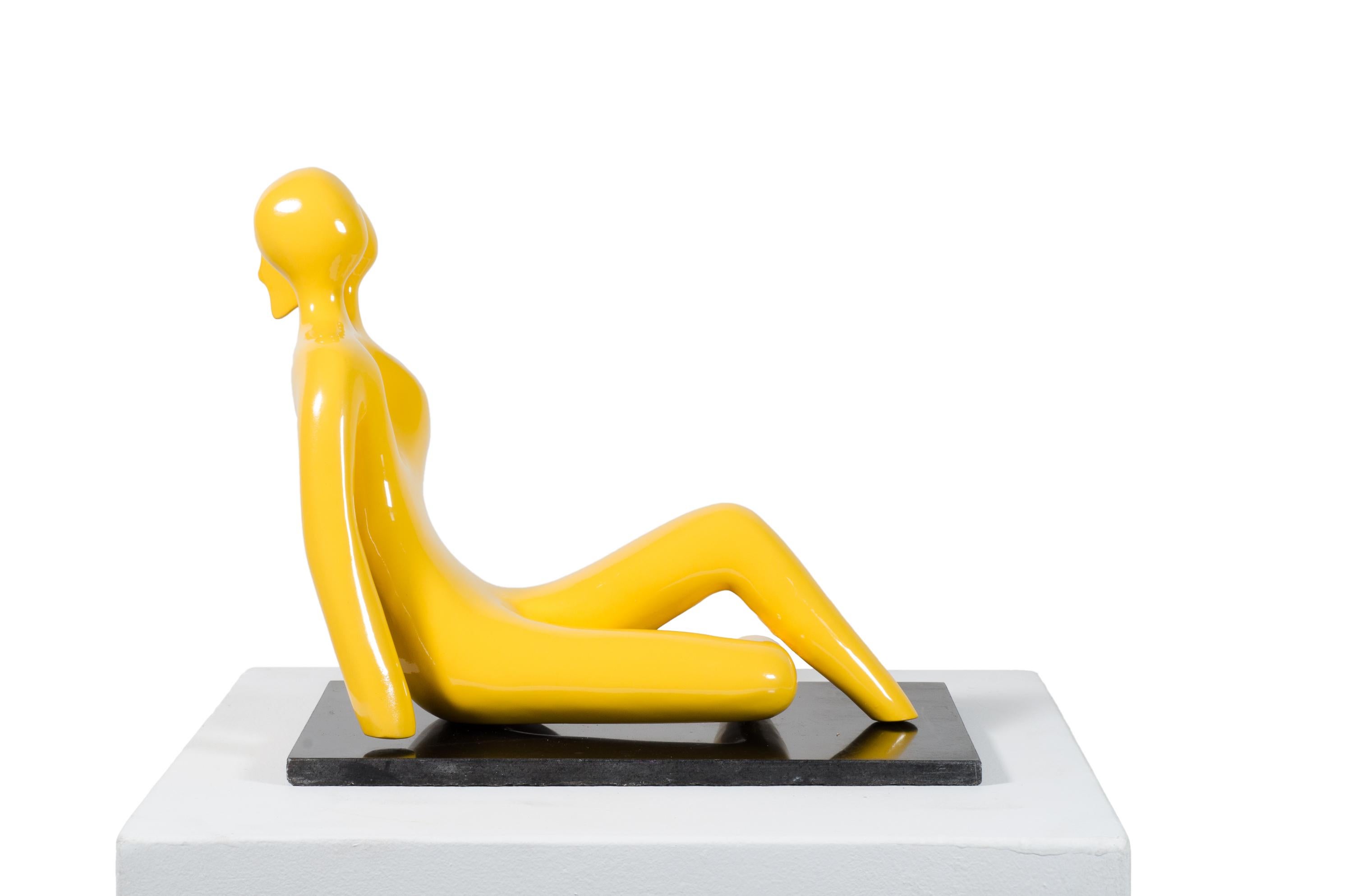 Soul Mates #2 (in yellow) When in love their souls and bodies fuse into just one - Contemporary Sculpture by Beatriz Gerenstein