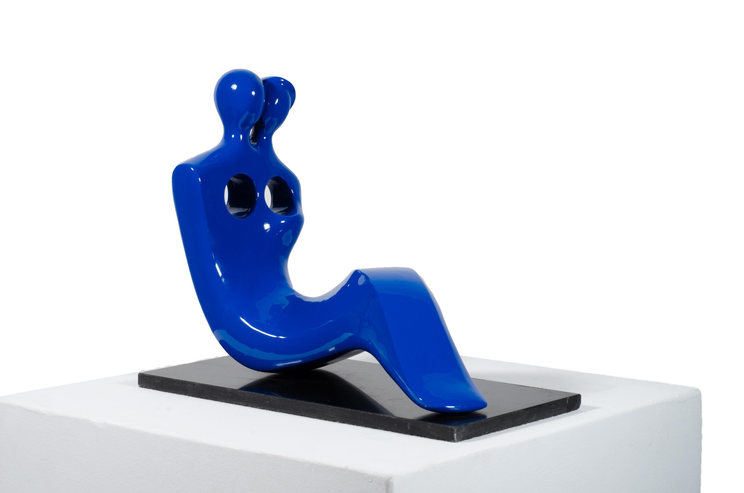 Soul Mates #3 (in blue) When in love, their souls and bodies fuse into just one. - Sculpture by Beatriz Gerenstein