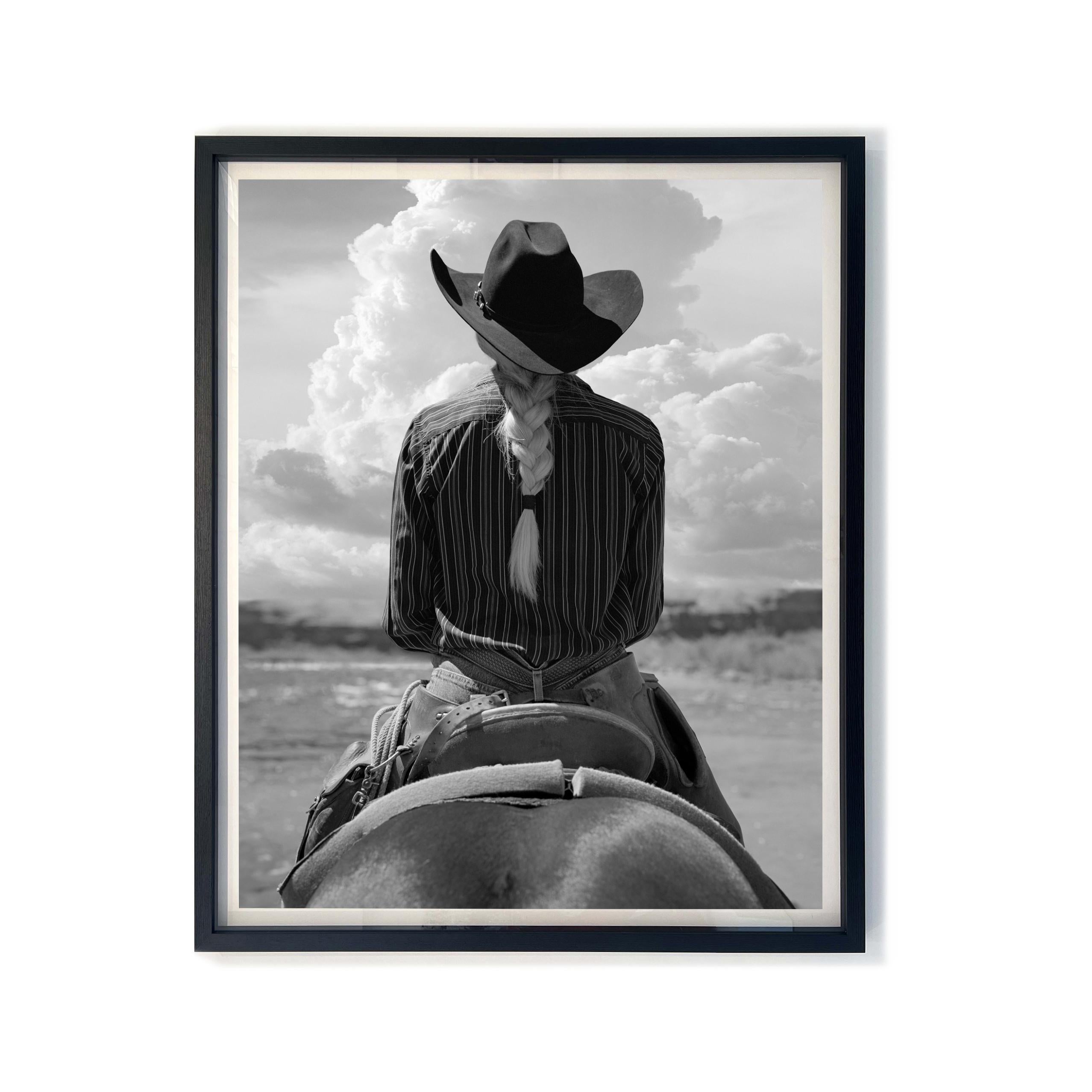 Beau Simmons - La Cowgirl, Fotografia 2025, Stampato Dopo in vendita 1