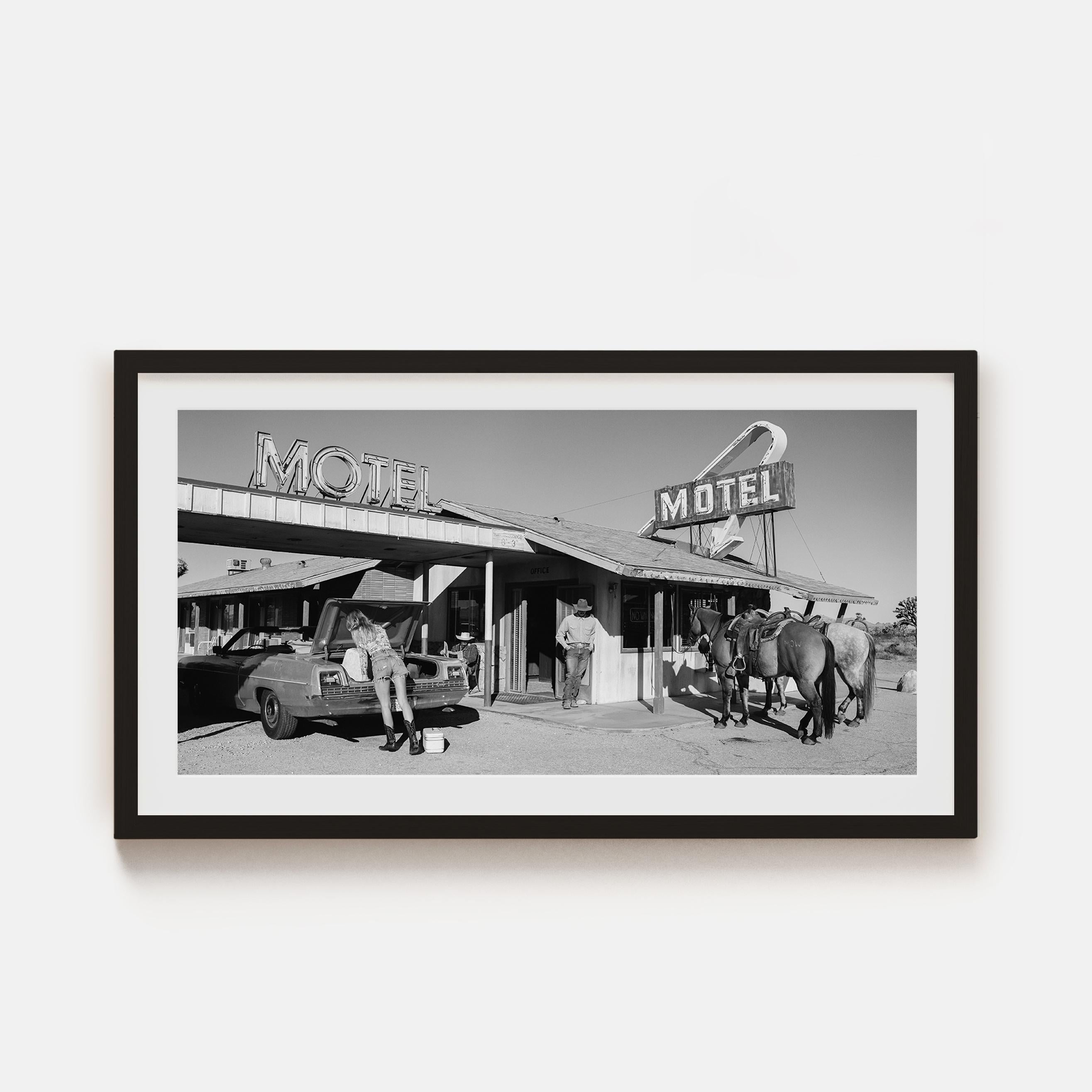 The Four Aces Motel - Photograph de Beau Simmons